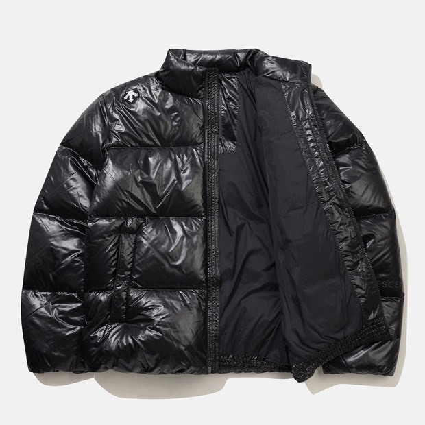 DESCENTE 迪桑特 小LOGO 羽絨外套 亮黑色
