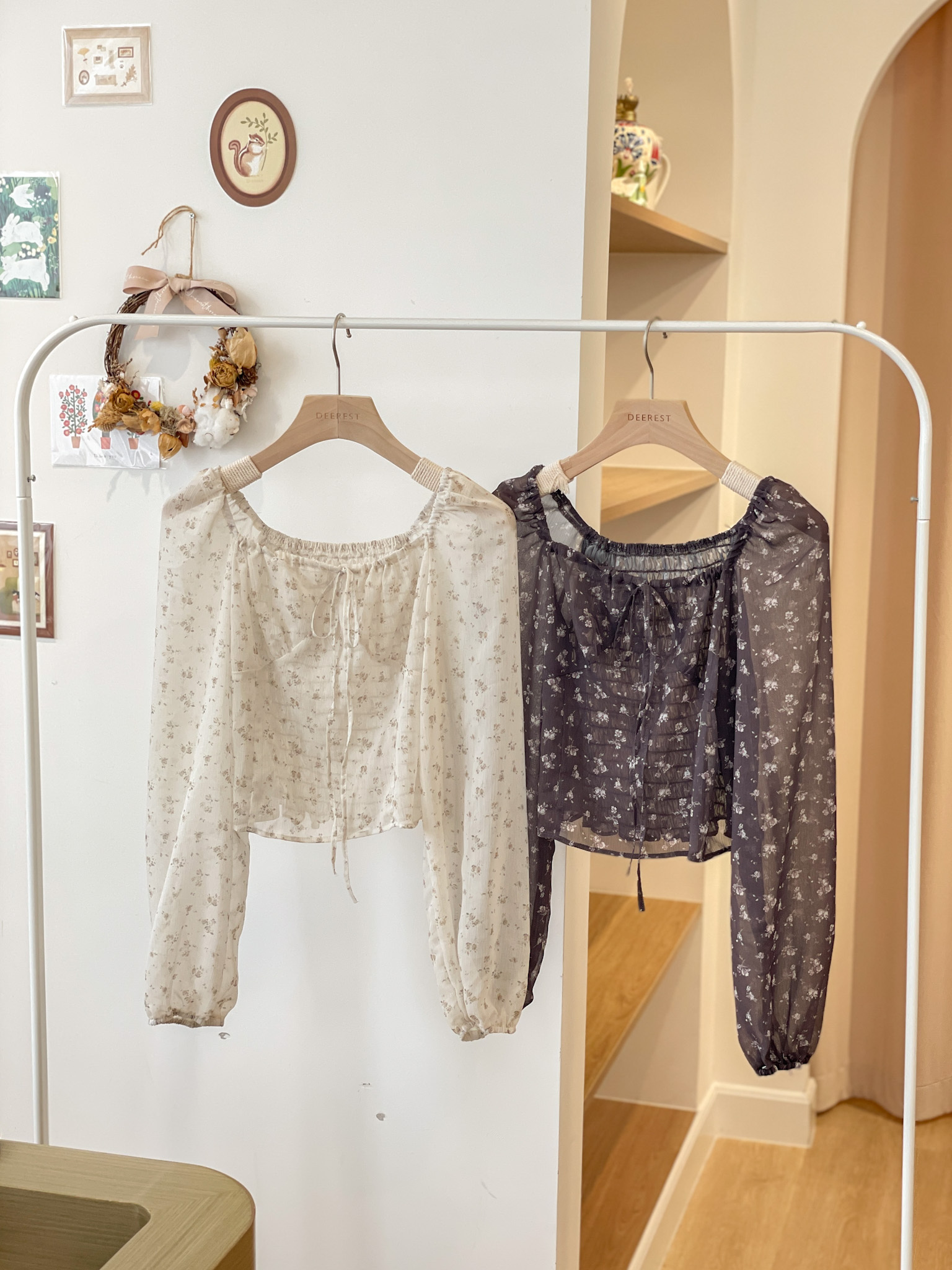 T1399 Asiatic Lily Floral Blouse