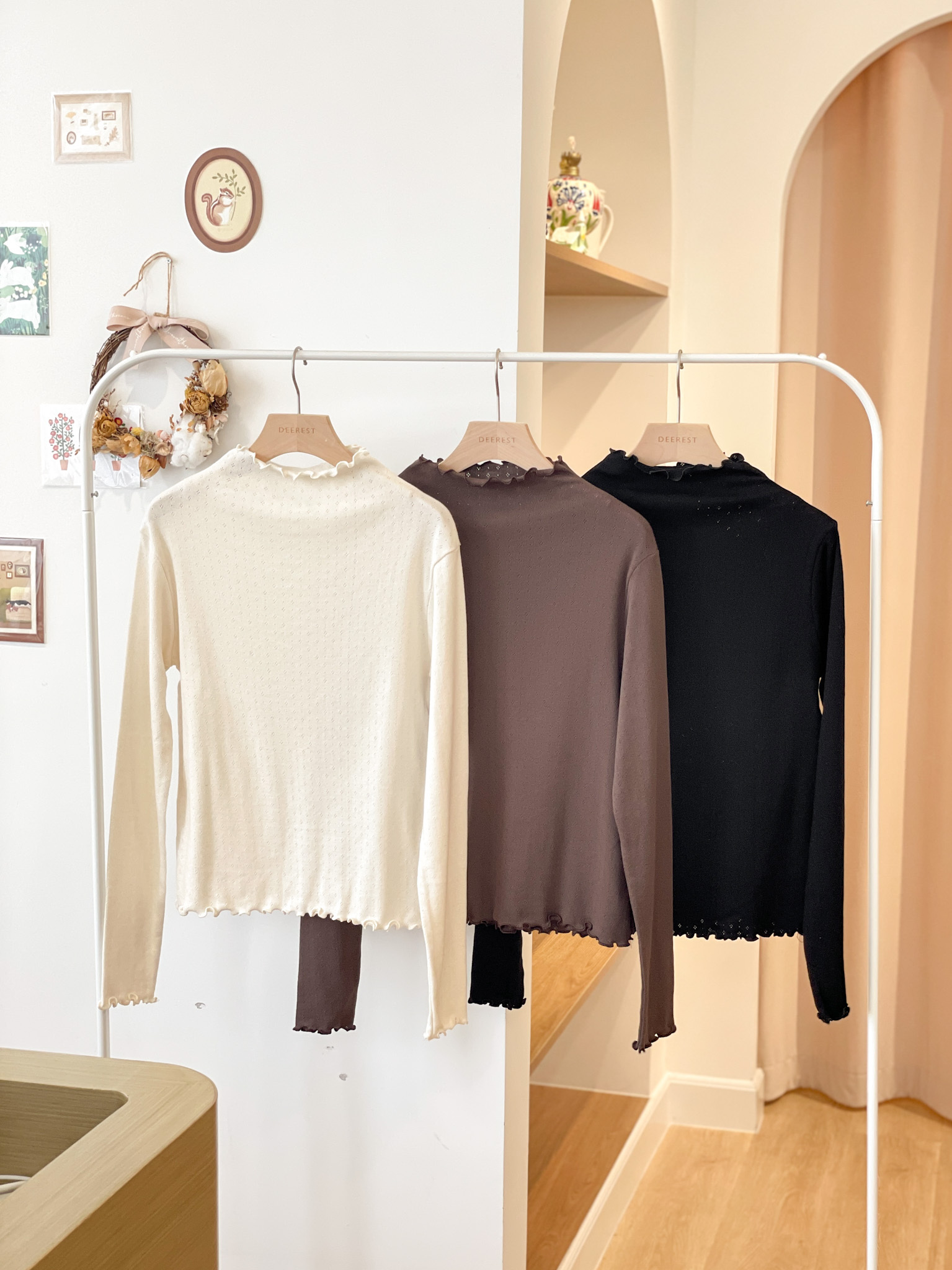 【特別價格$99！】T1402 Mabel Ruffles Mock Neck Top