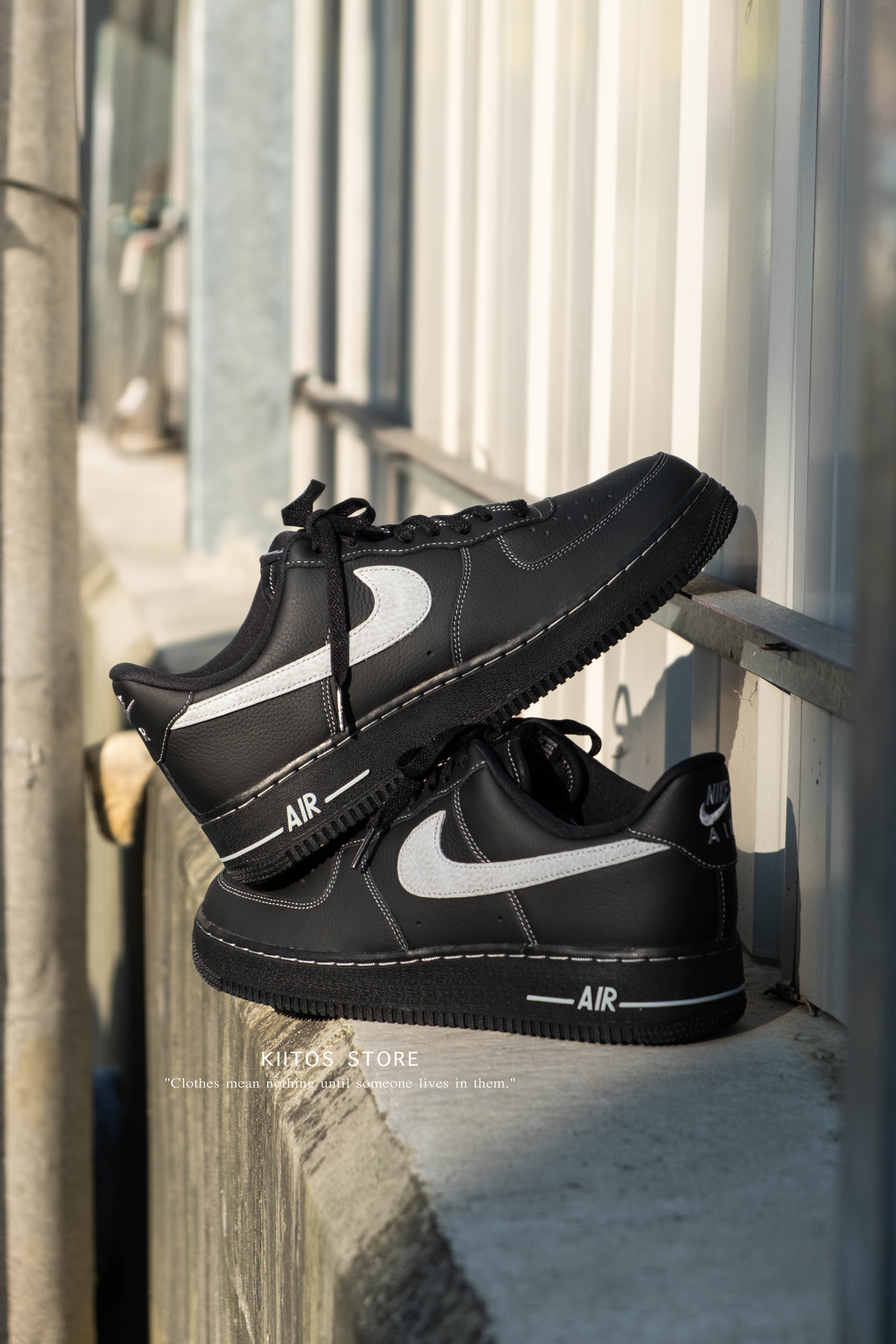 NIKE AIR FORCE 1 LOW 黑魂 縫線 刺繡 灰勾 荔枝皮 男鞋HQ2037-006