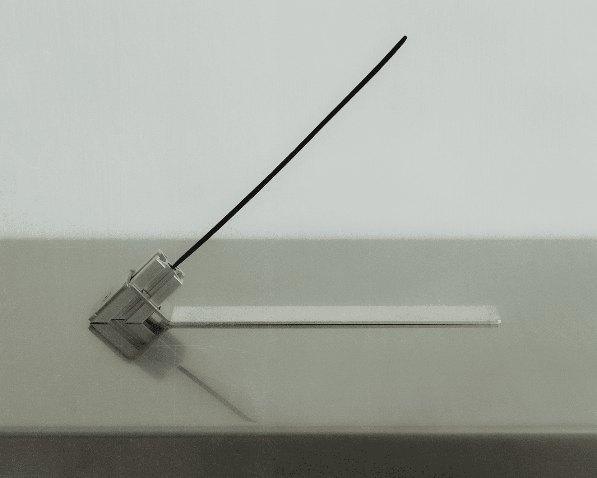 Mo_&_A｜AL-RESEARCH Incense Holder "Radicand"