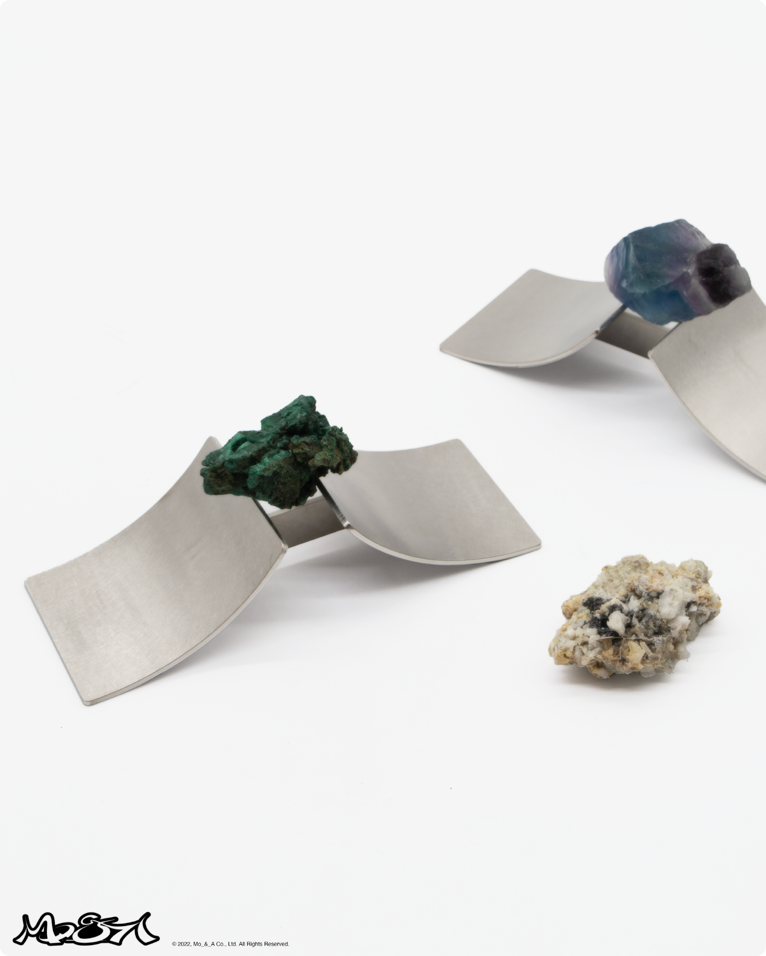 Mo_&_A｜Steel Mineral Stand “小石展架”