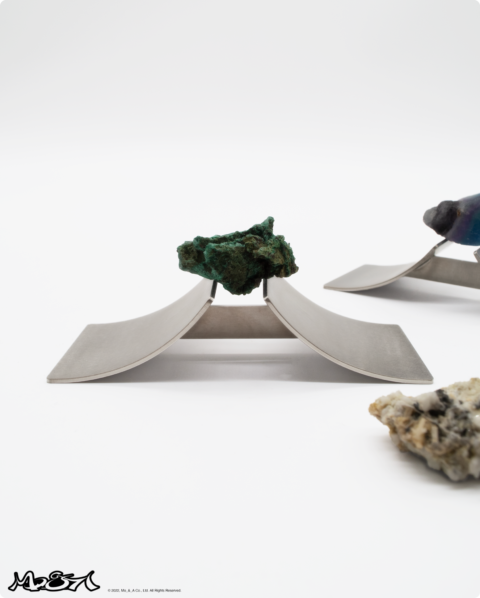 Mo_&_A｜Steel Mineral Stand “小石展架”