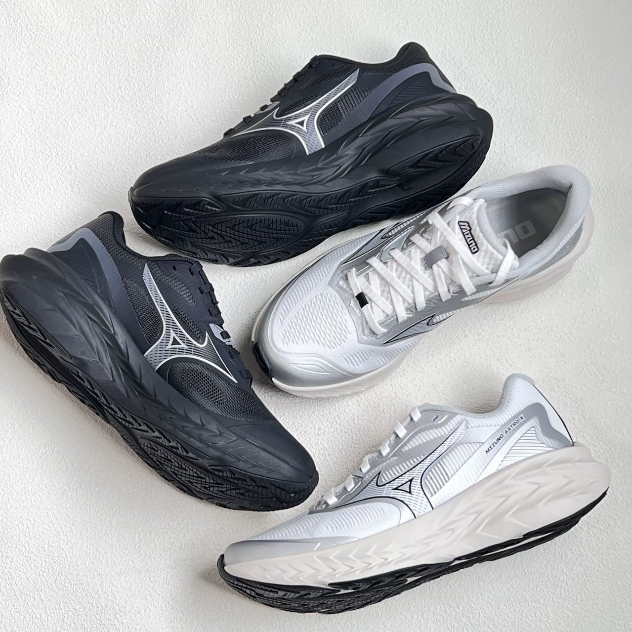 Mizuno 美津濃 ASTRO X 反光 復古 厚底 增高 男女同款 老爹鞋 慢跑鞋 黑白