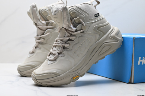 HOKA ONE ONE KAHA 3 HIGH GTX 高幫專業越野跑步鞋 實拍首發 更全面的性能再度進化 更舒適 更強保護 採用Vibram MEGAGRIP超強抓地外底鯊齒技術加持一牽引齒花將接觸表面積提升高達50% 增強了穩定性 含再生織物的GORE-TEX防水內靴精心打造而成 無懼風雨 結合為戶外徒步調校的雙密度泡棉中底 確保強大的支撐性與舒適度官方