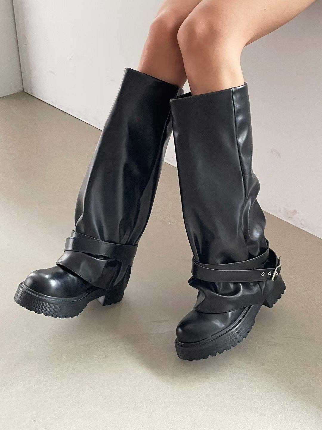 824黑色褲管靴