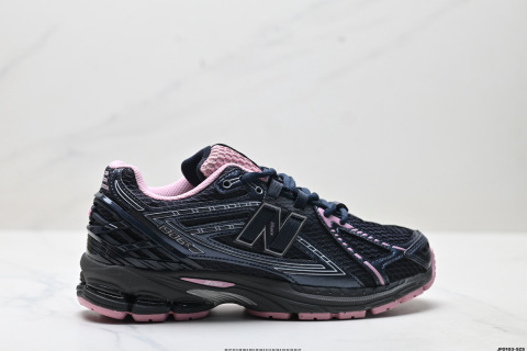 New Balance M1906系列 粉紅色