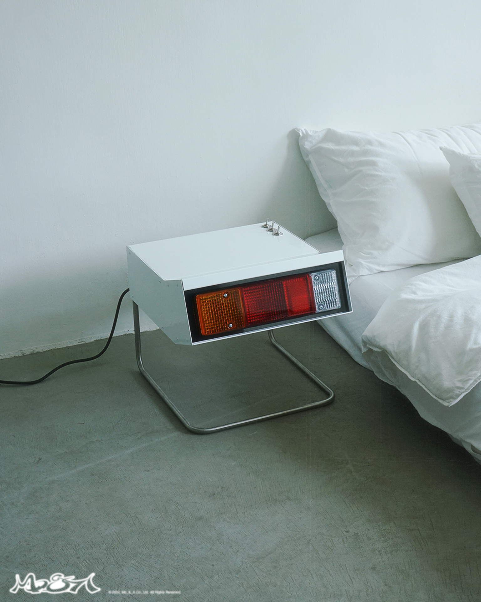 Mo_&_A｜Delica Car Light / Side Table (White/Red/Steel)