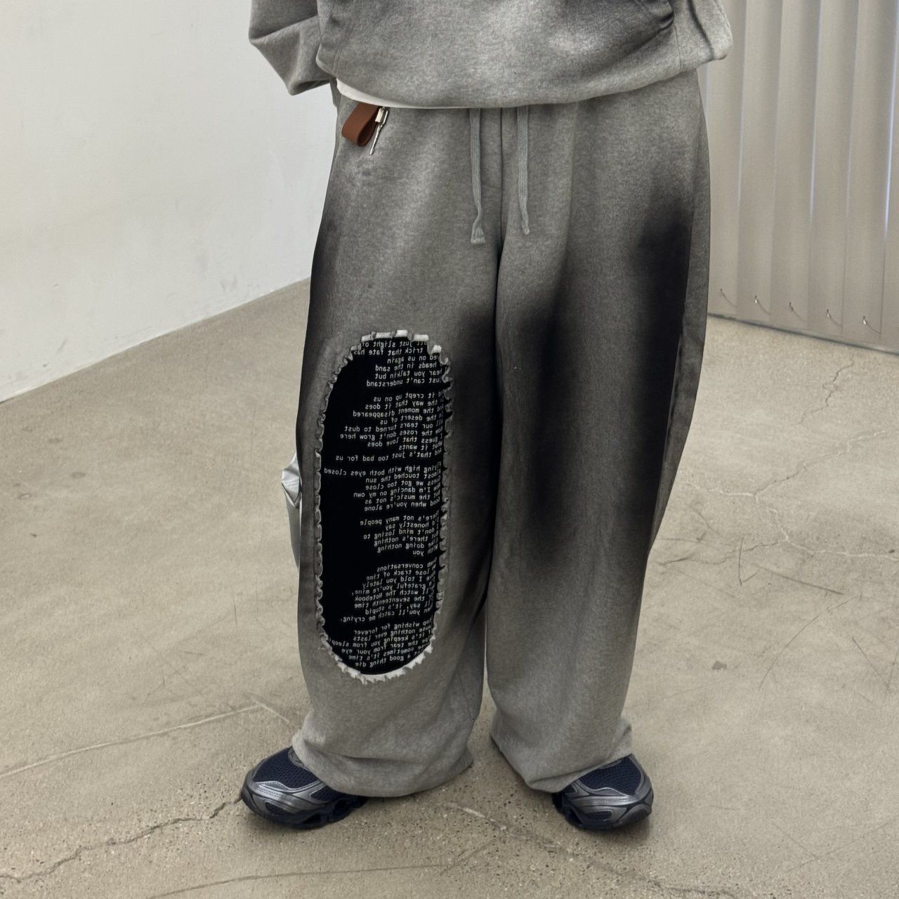 仿污英文字運動褲 BY-451P