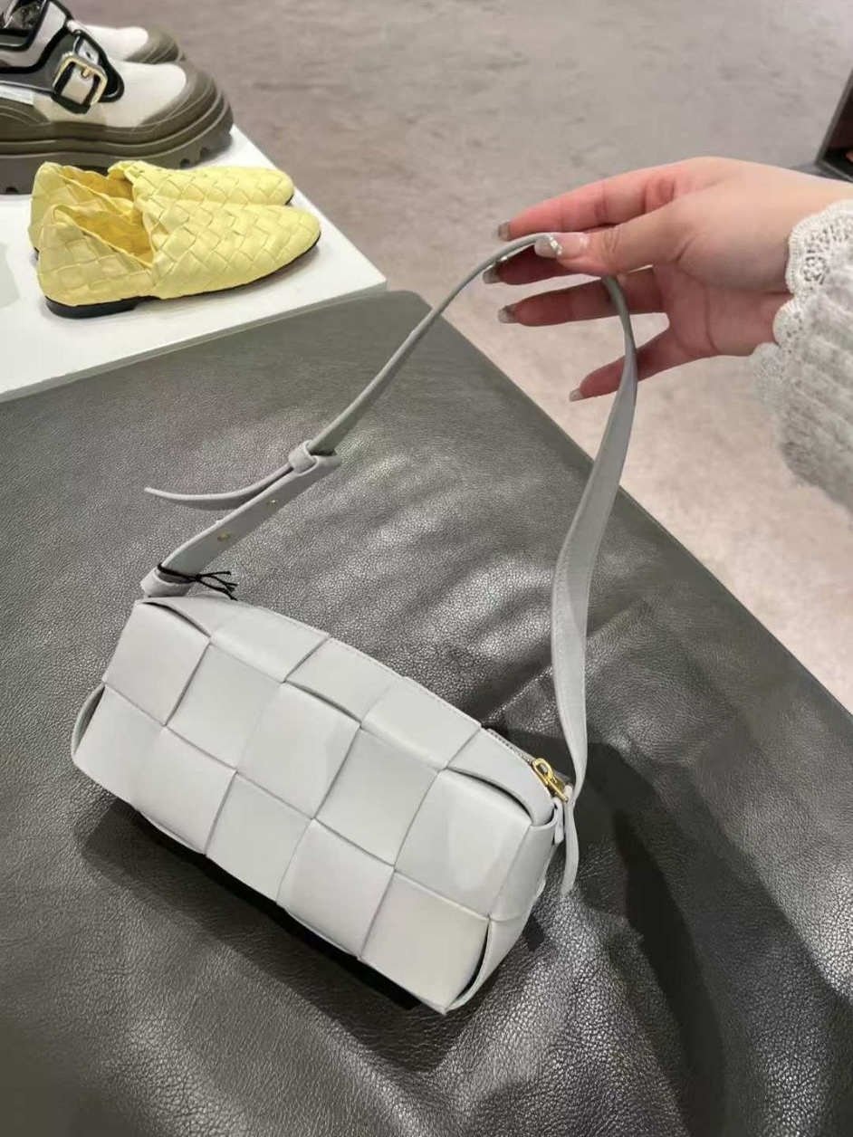 Outlet BV Cassette Bag