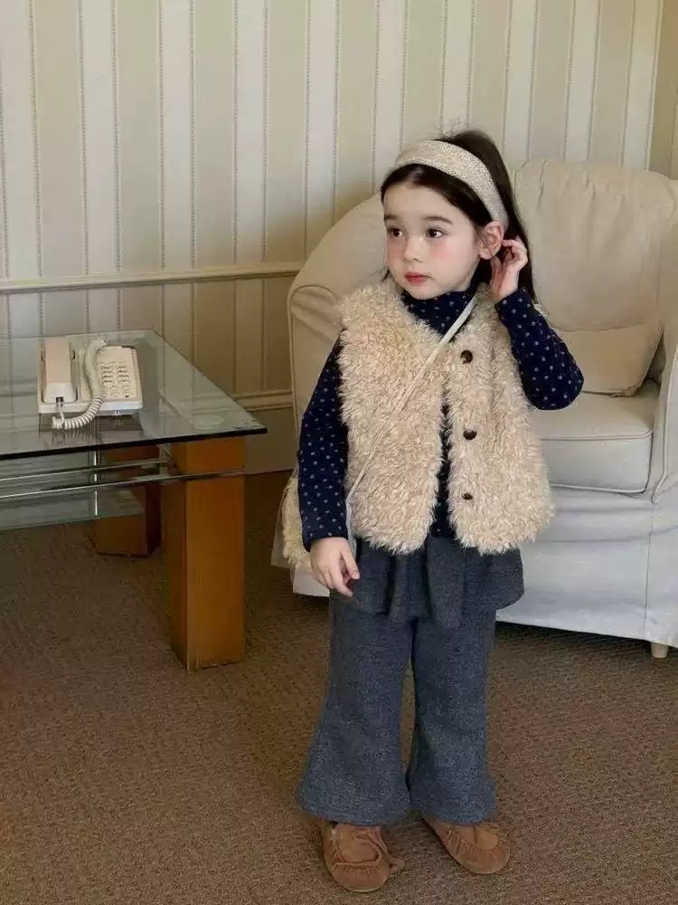 保暖毛毛背心（贈送小背包）