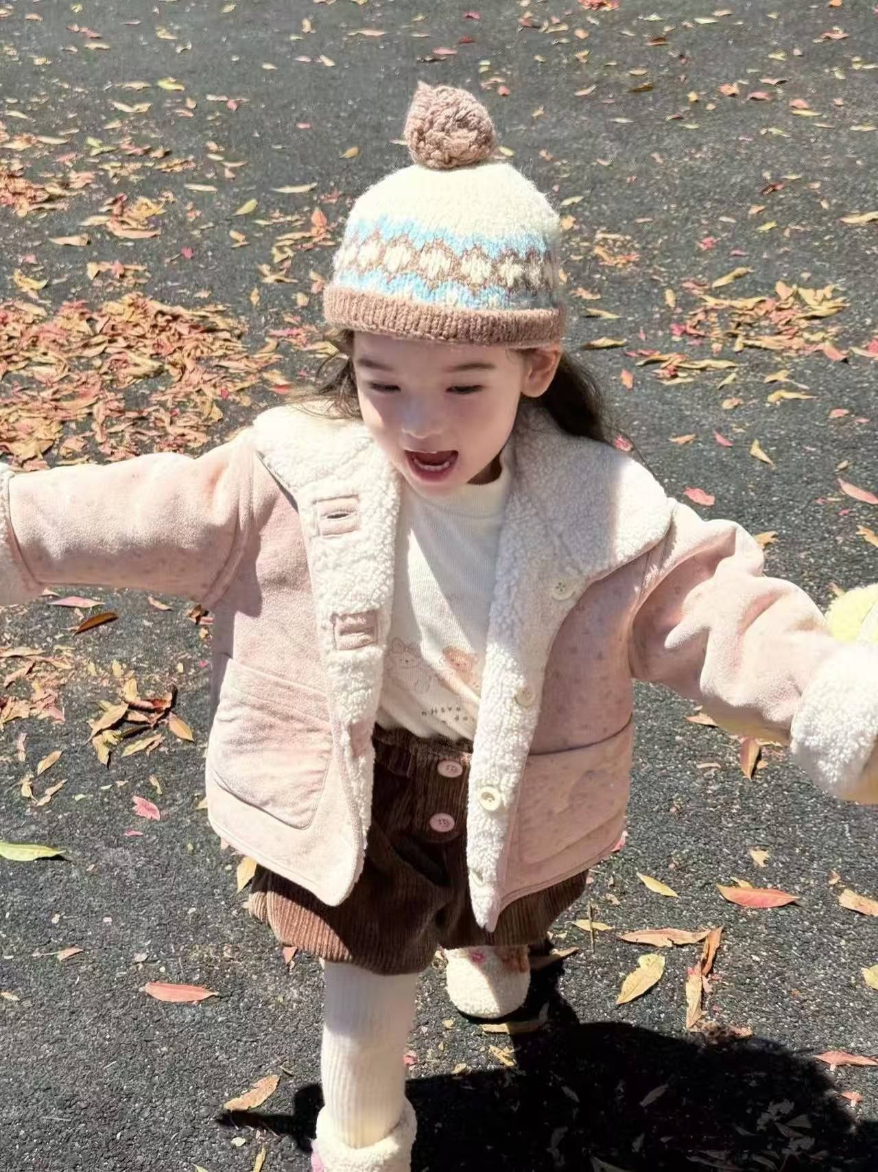 粉色羊羔絨保暖外套