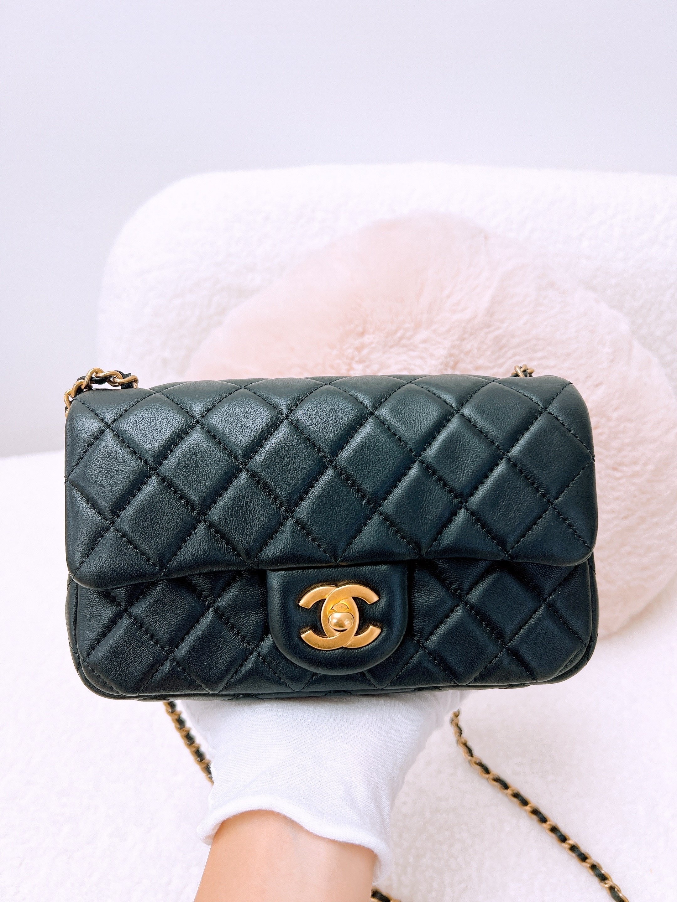 Chanel mini cf 20 / classic flap with pearl crush (black GHW) 黑色金球