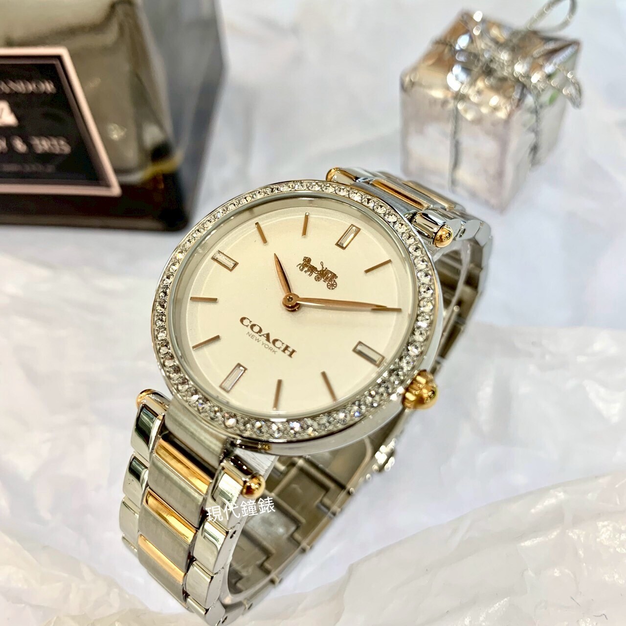 【COACH】經典馬車外圈鑽CO14503096  33mm 現代鐘錶