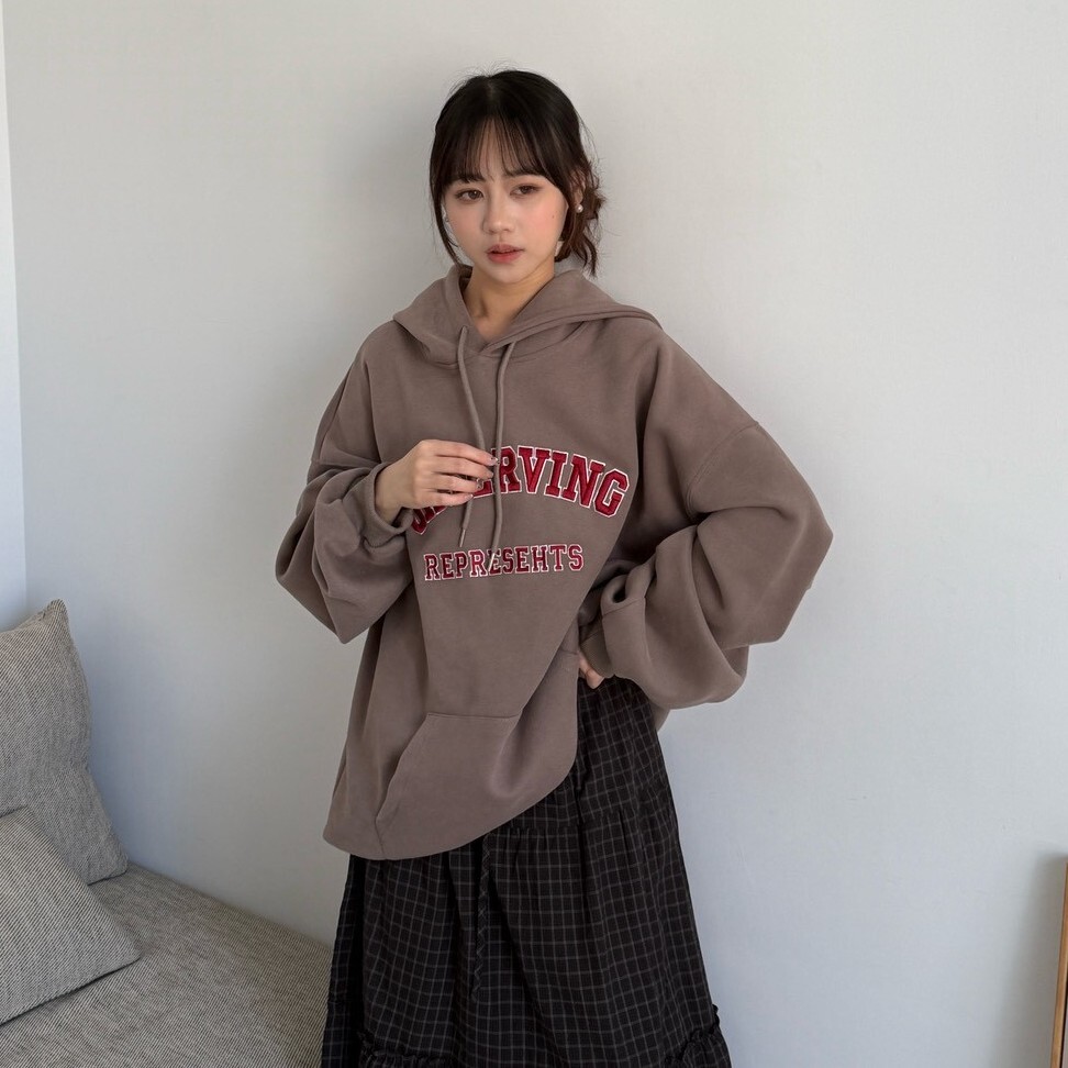 熱銷回歸!ORSERVING 未定義-寬鬆刺繡帽tee