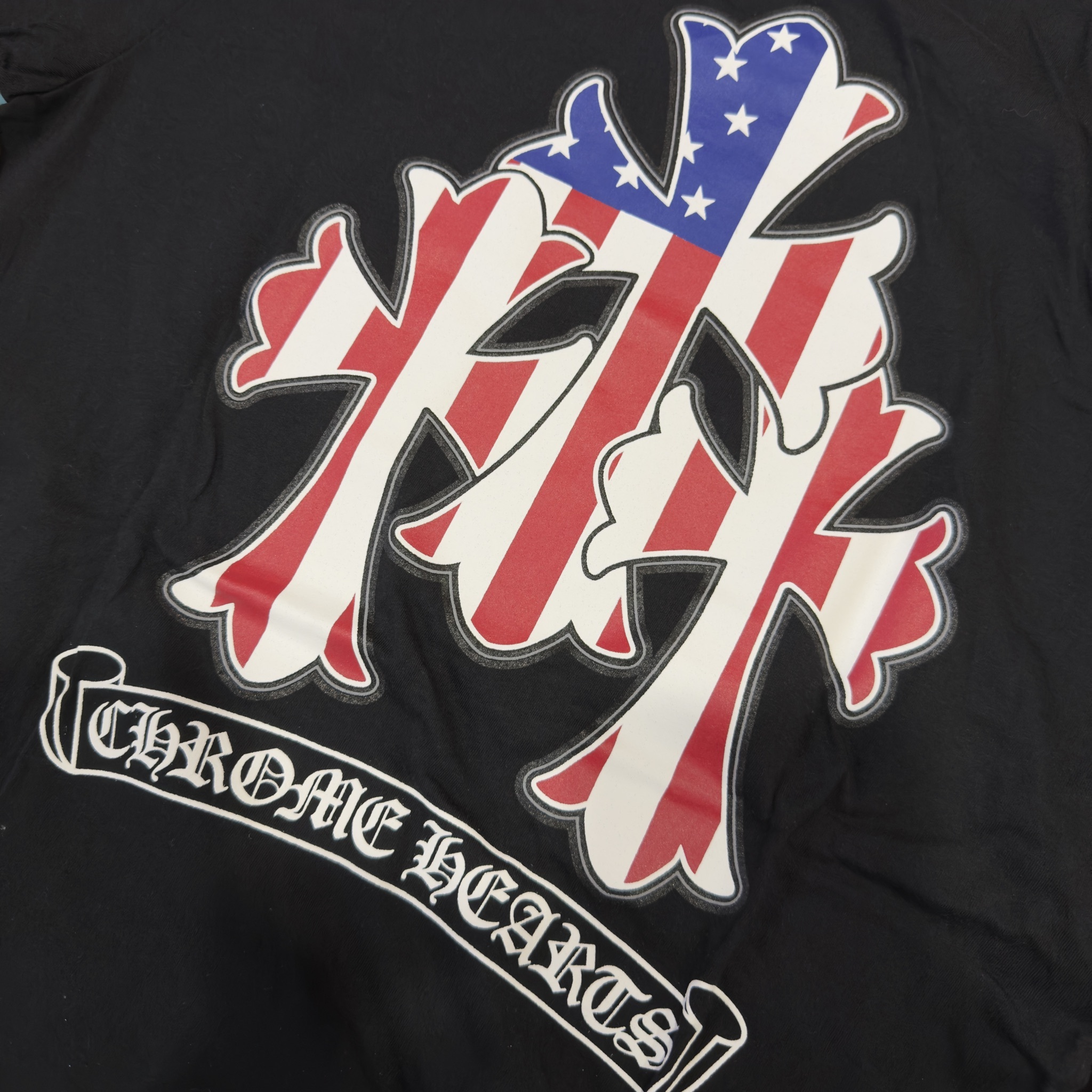 CHROME HEARTS TRIPLE CROSS AMERICAN FLAG POCKET T USA 馬蹄 藤蔓匕首 三十字 美國國旗 短T 黑色