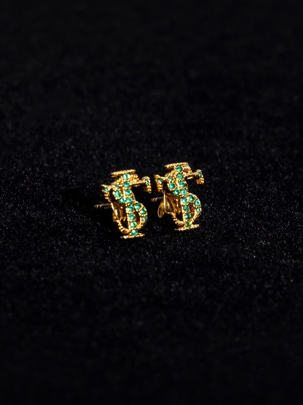 STK SmallTownKid 滿鑽LOGO 耳環