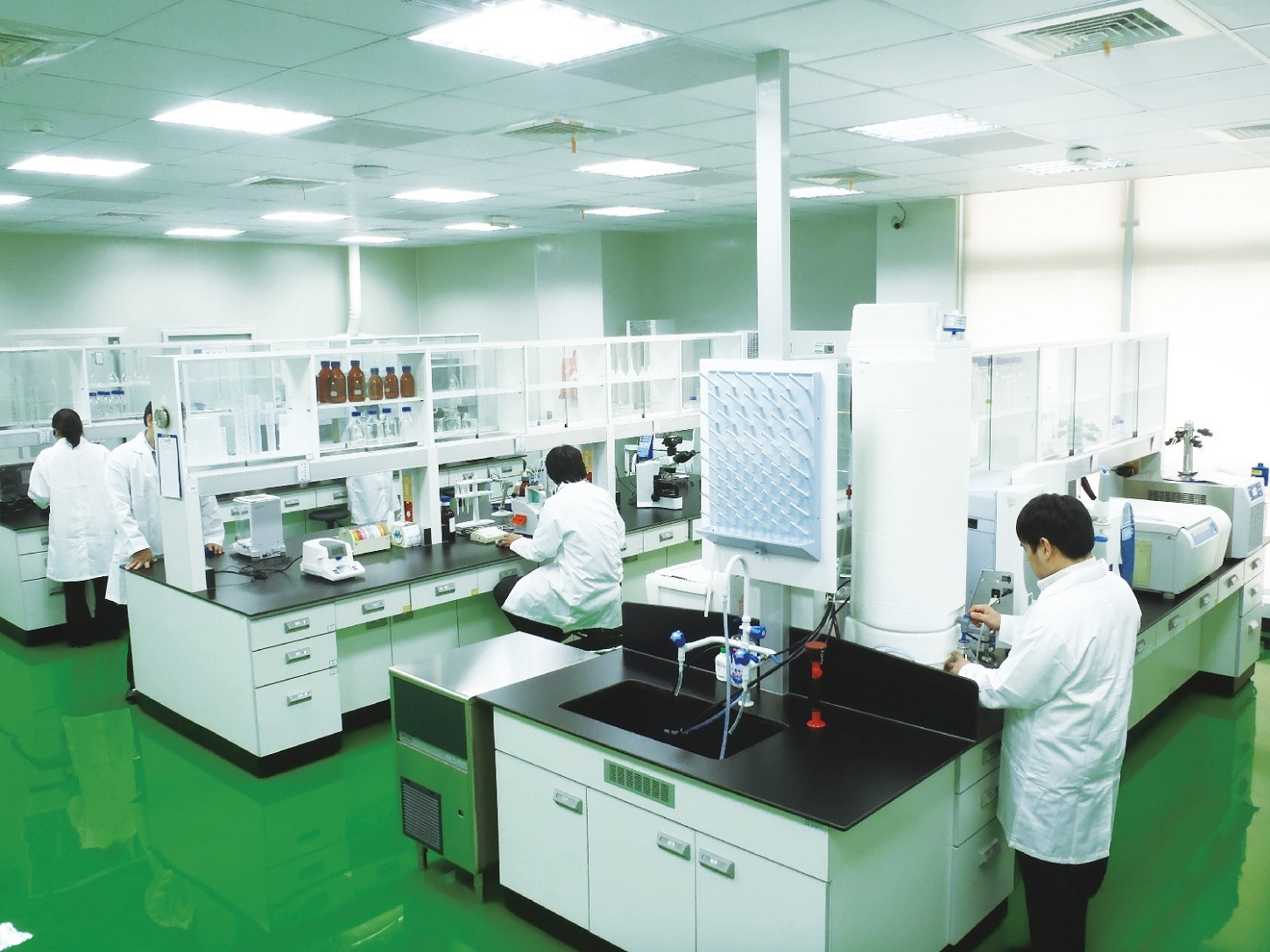 活力爪子研發團隊-實驗室