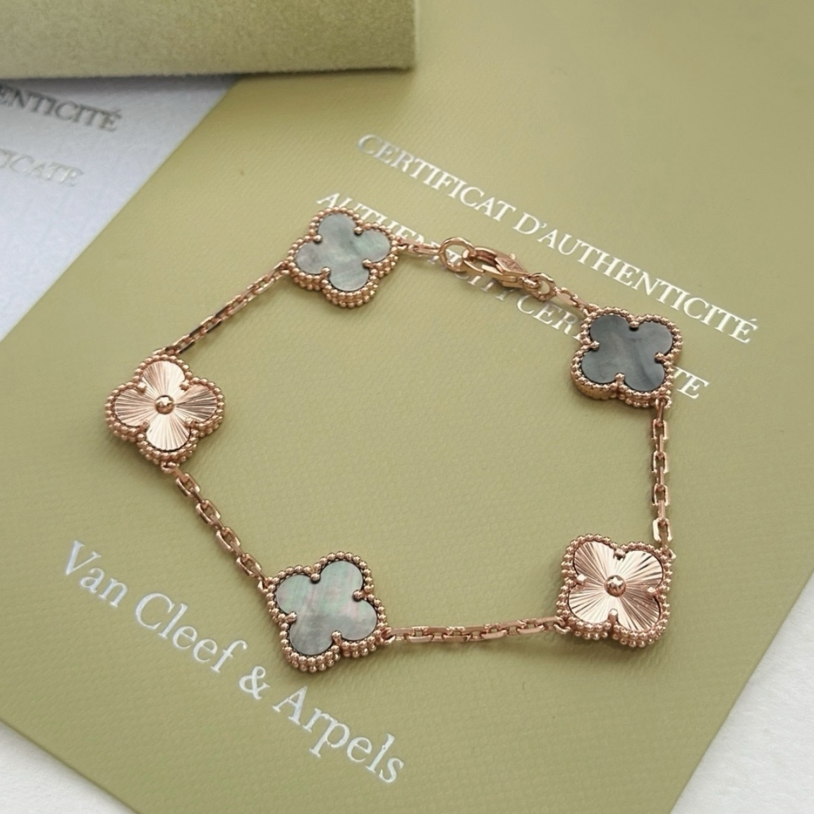 18k”灰綠貝母四葉草全系列/中號五花高奢定製手鍊系列