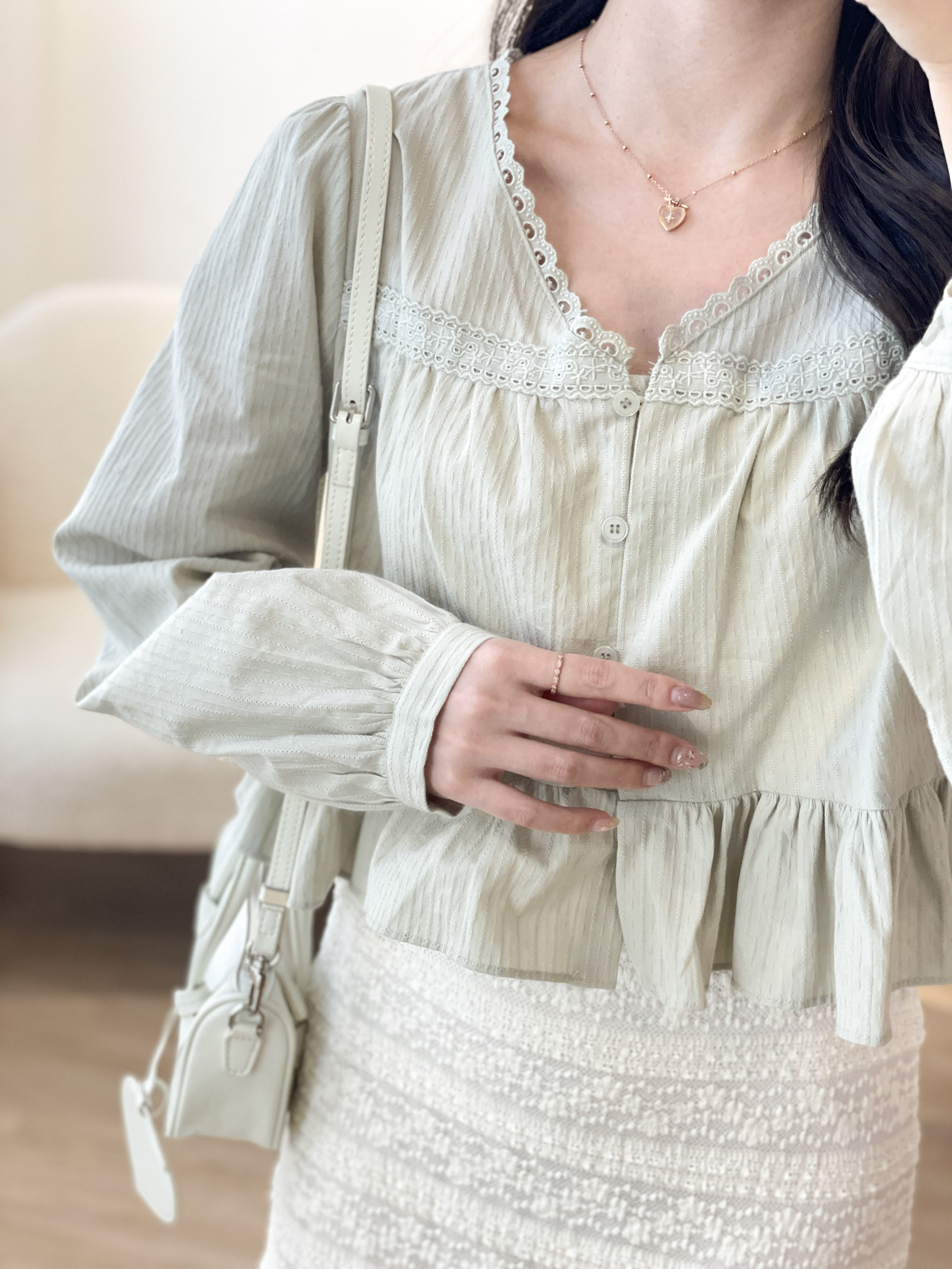 T1405 Bennett Puffy Blouse