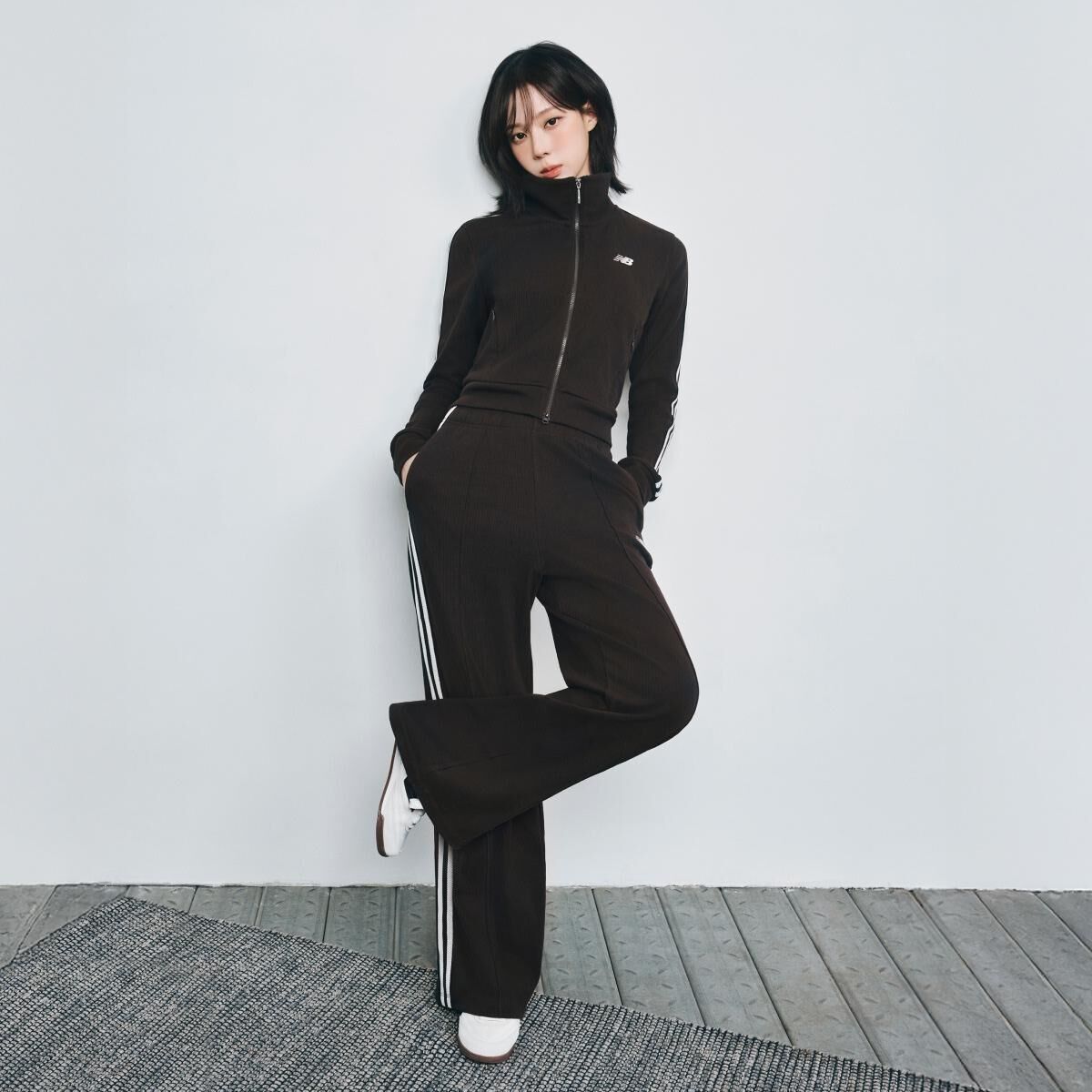 🇰🇷 NEW BALANCE NB 羅紋 修身套裝 立領拉鍊上衣 長袖 喇叭褲 寬褲 長褲  Winter代言同款 Aespa 金冬天 女款 / 預購