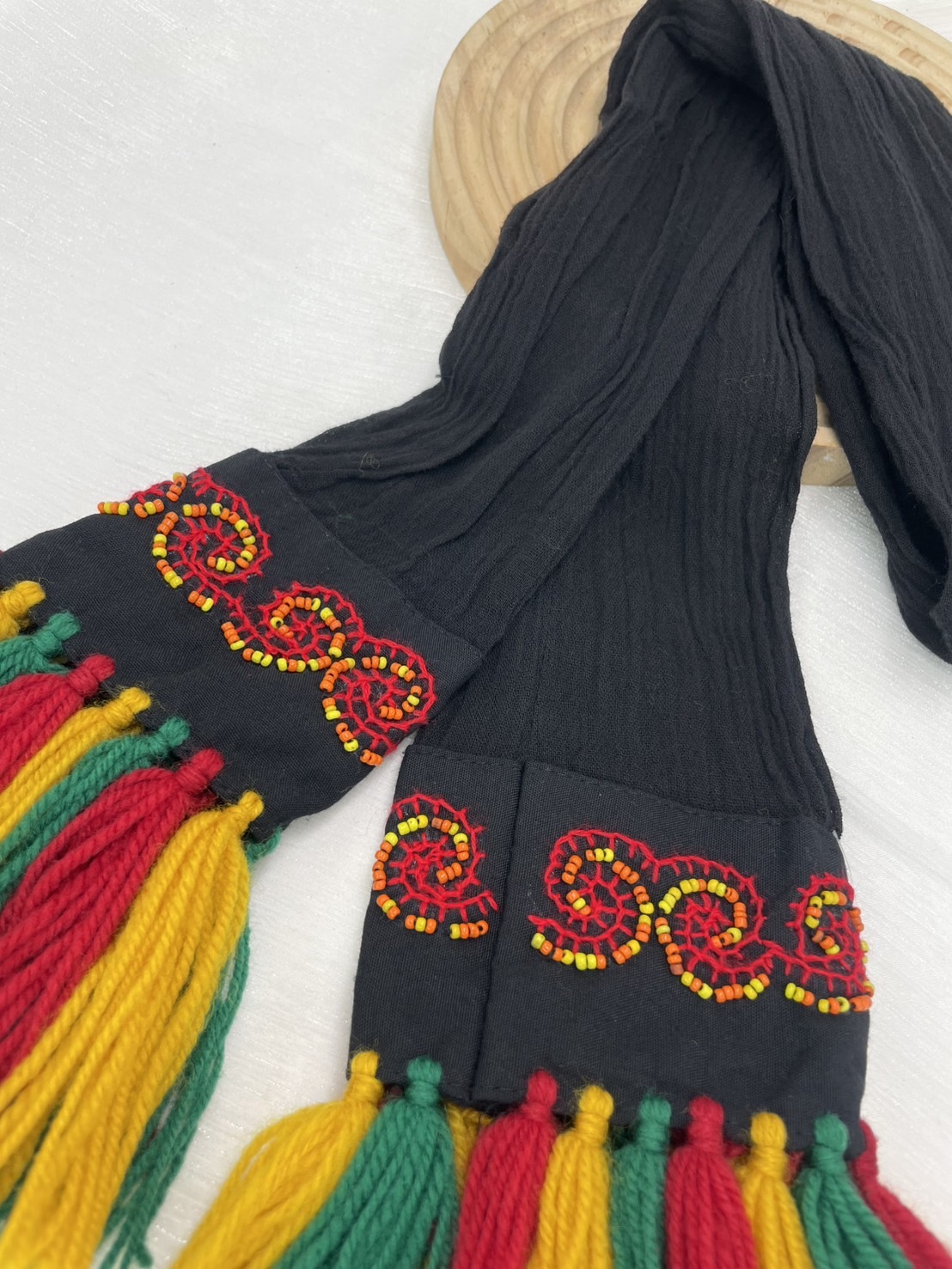 No.29黑棉紗布珠繡頭巾.面寬7全長含流蘇110