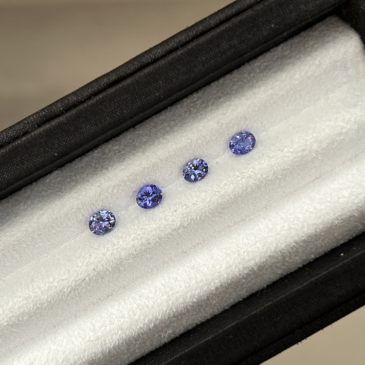 丹泉石 Tanzanite/0.34-0.42克拉