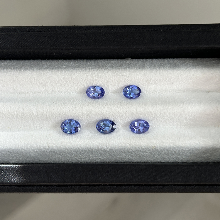 丹泉石 Tanzanite/0.61-0.94克拉
