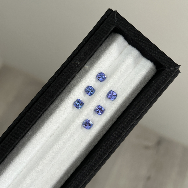 丹泉石 Tanzanite/0.77-0.91克拉