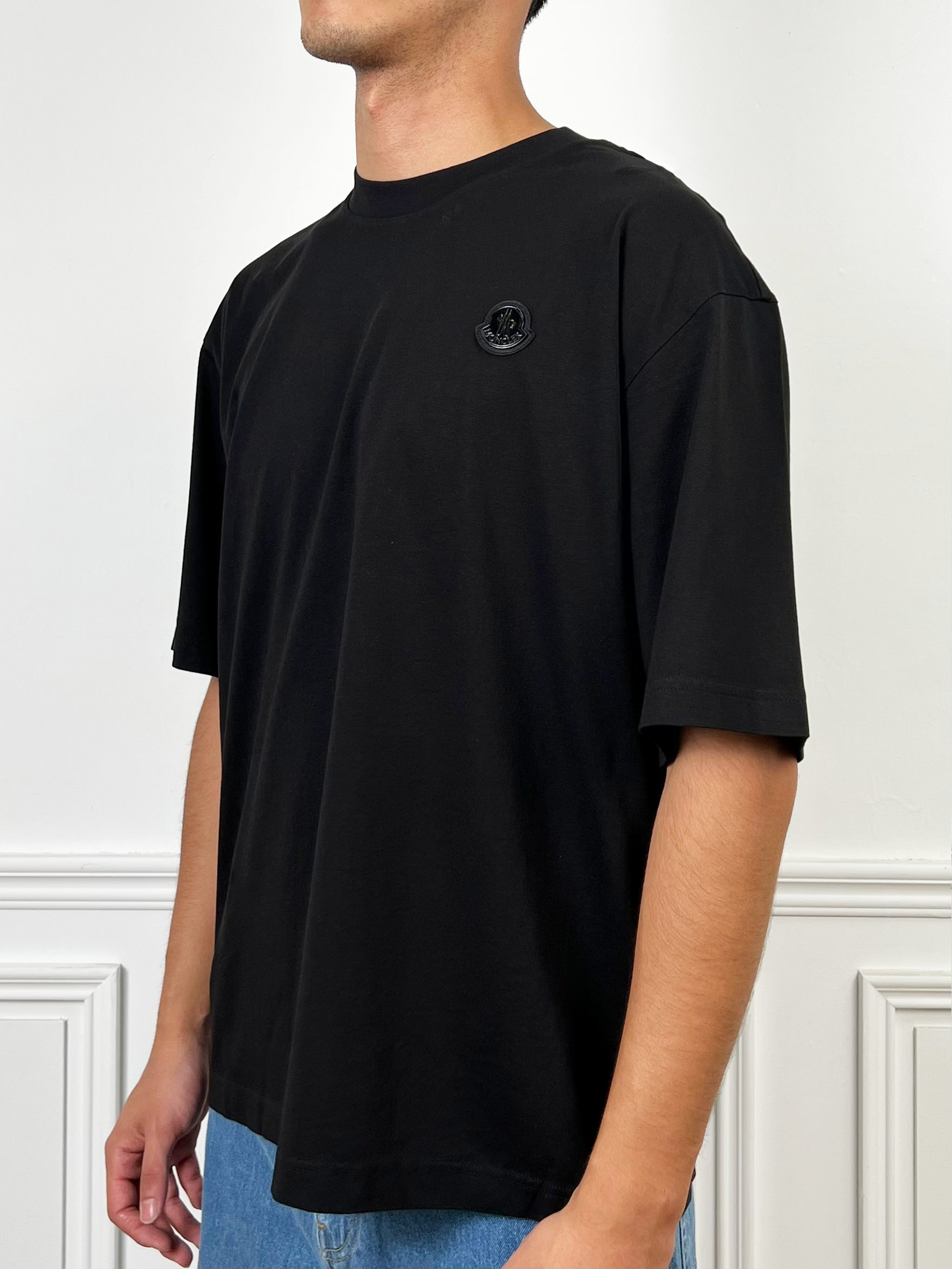 Moncler x A$AP Rocky 光澤徽章小logo短袖【K24048C0000289AYW】