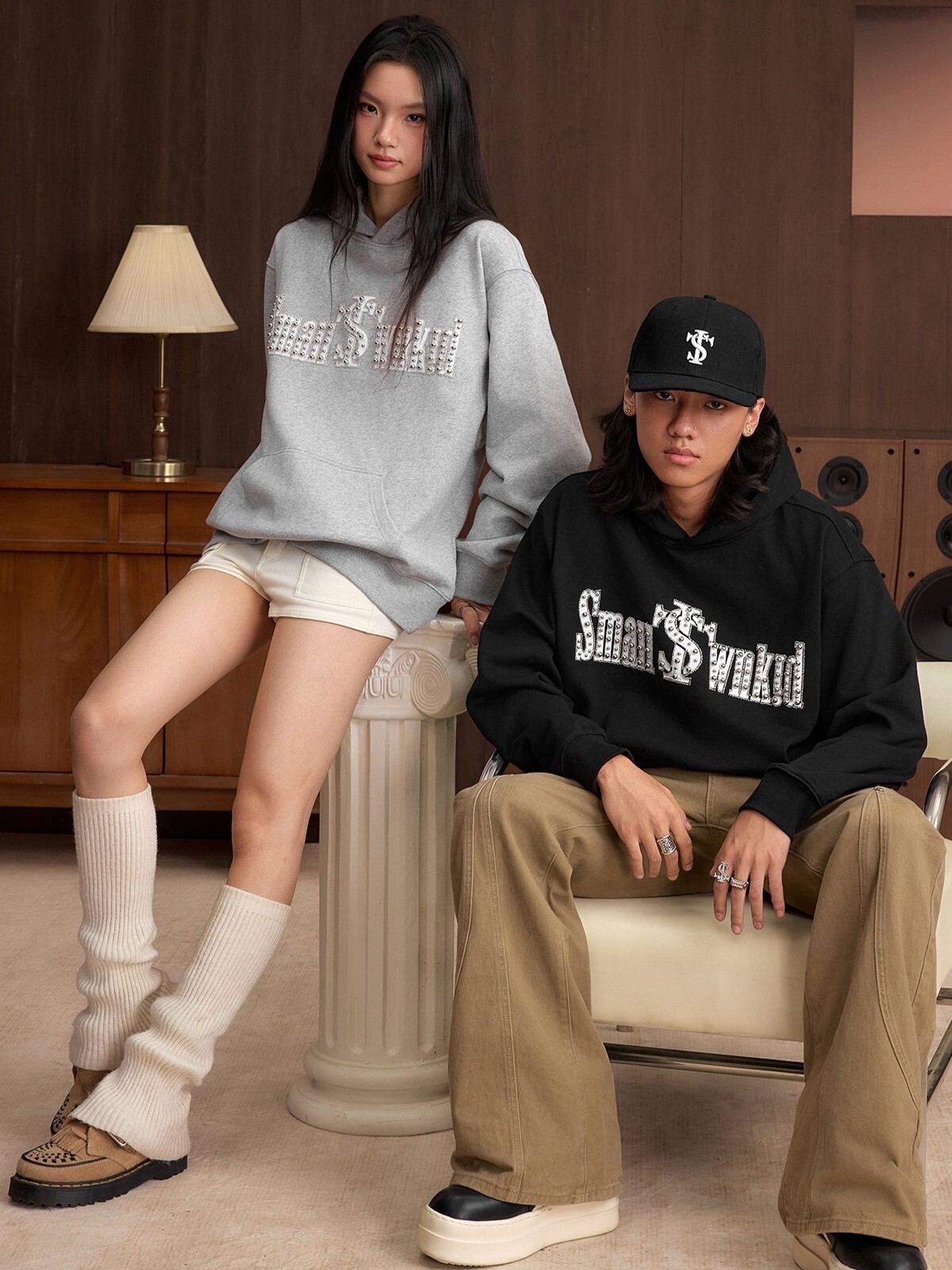 STK SmallTownKid 胸前Logo釘珠立體貼布繡 帽T