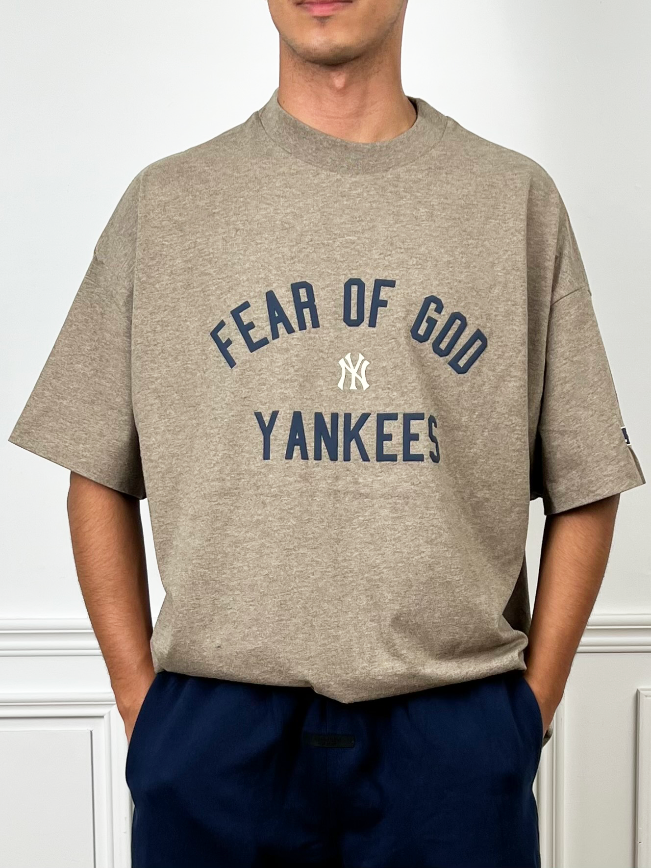 Fear Of God Essentials x MLB Yankees 聯名短袖上衣