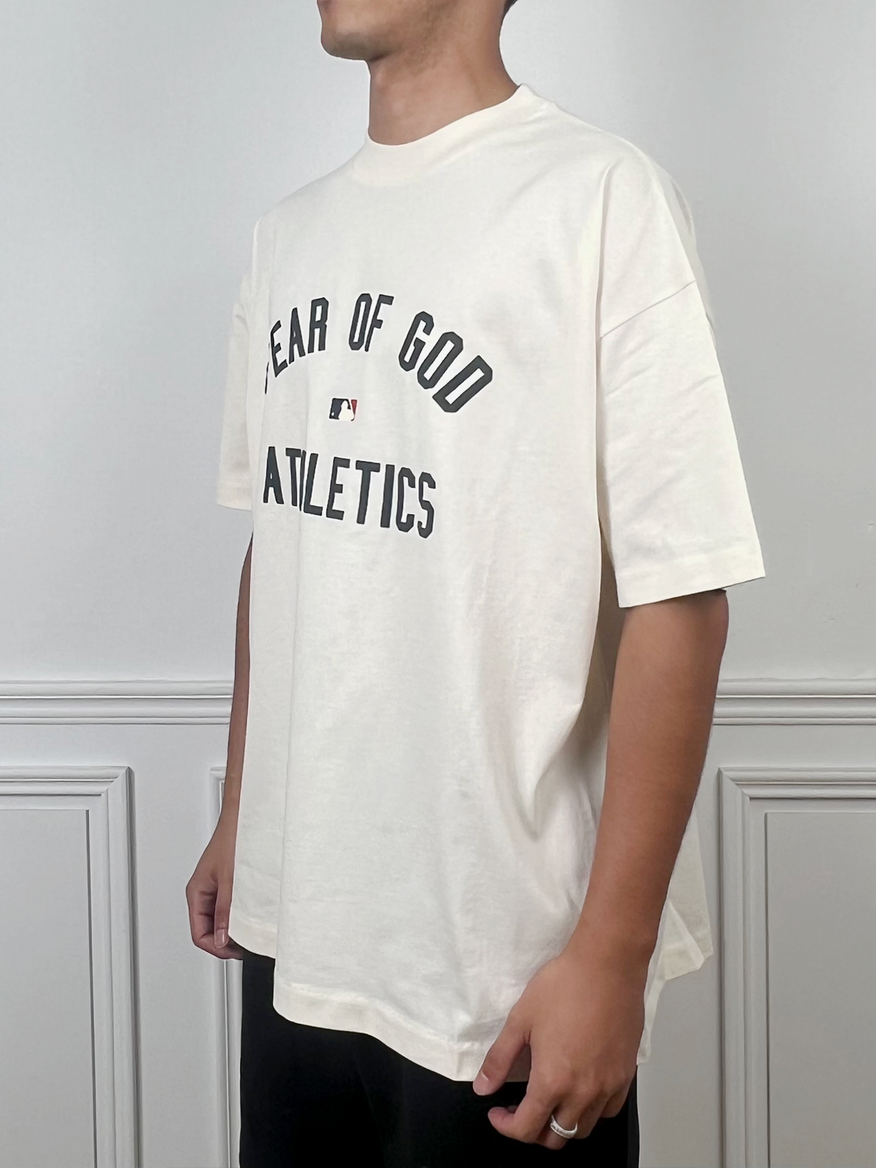 Fear Of God Essentials x MLB Athletics 聯名短袖上衣