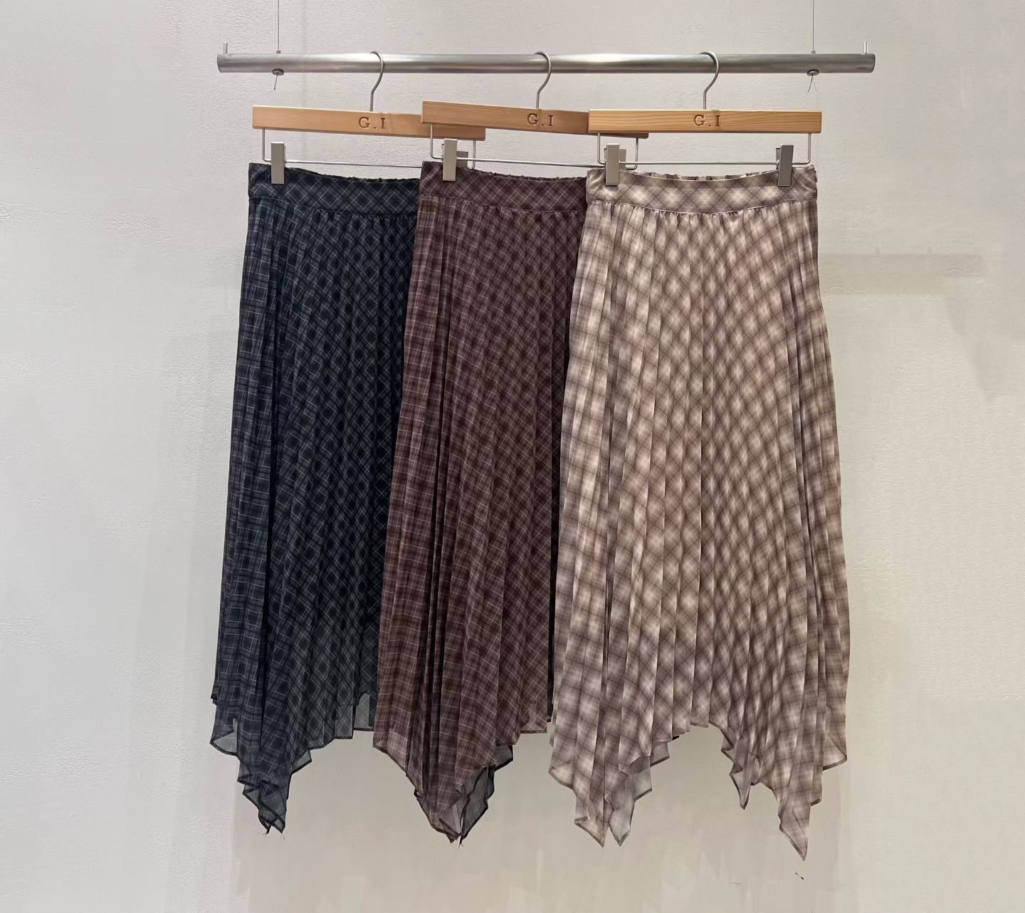 GI5104 不規則格子半長裙