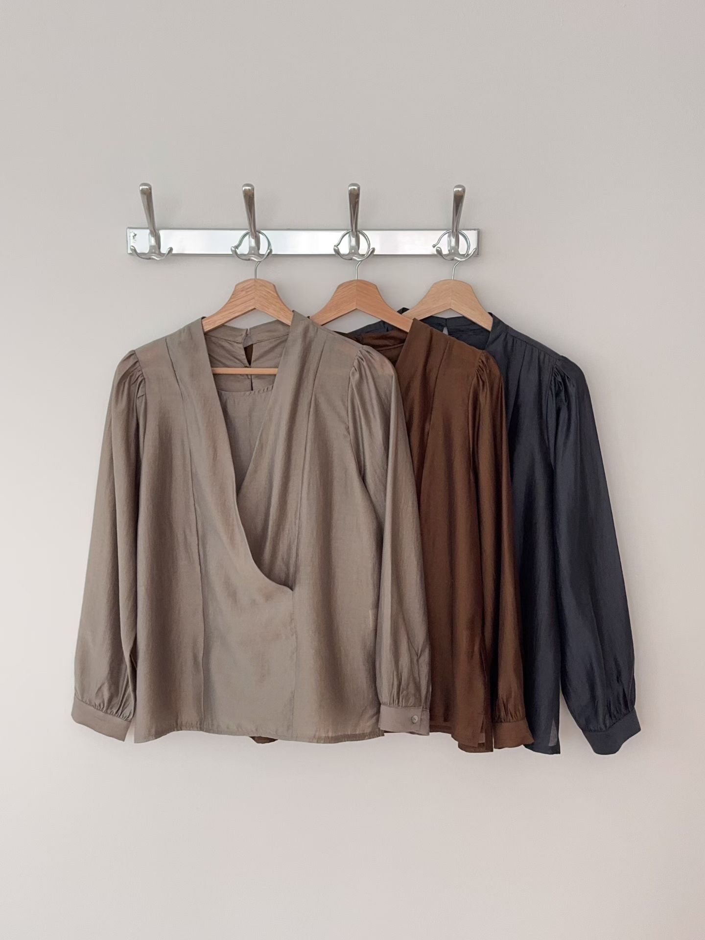 GI5108 女神層次V領雪紡衫