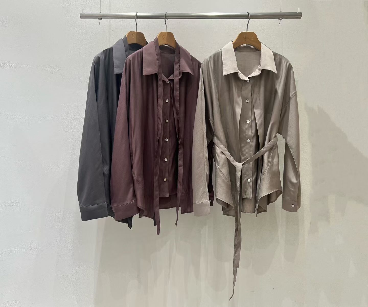 GI5123 層次光澤恤衫連綁帶