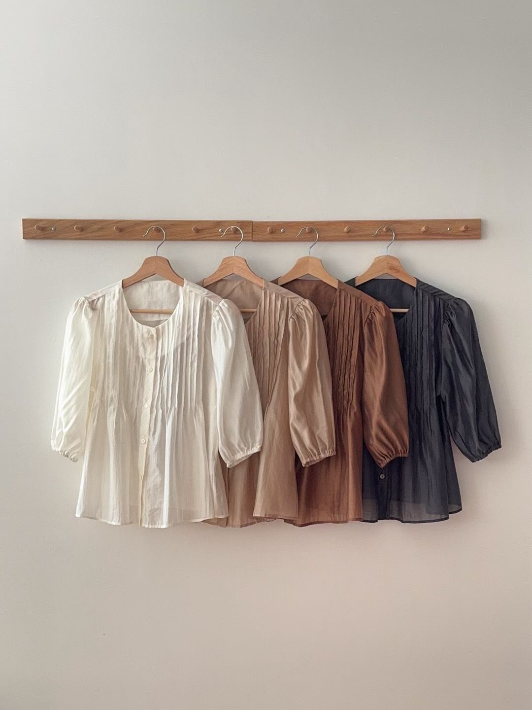 GI5124 光澤混絲壓褶泡泡上衣