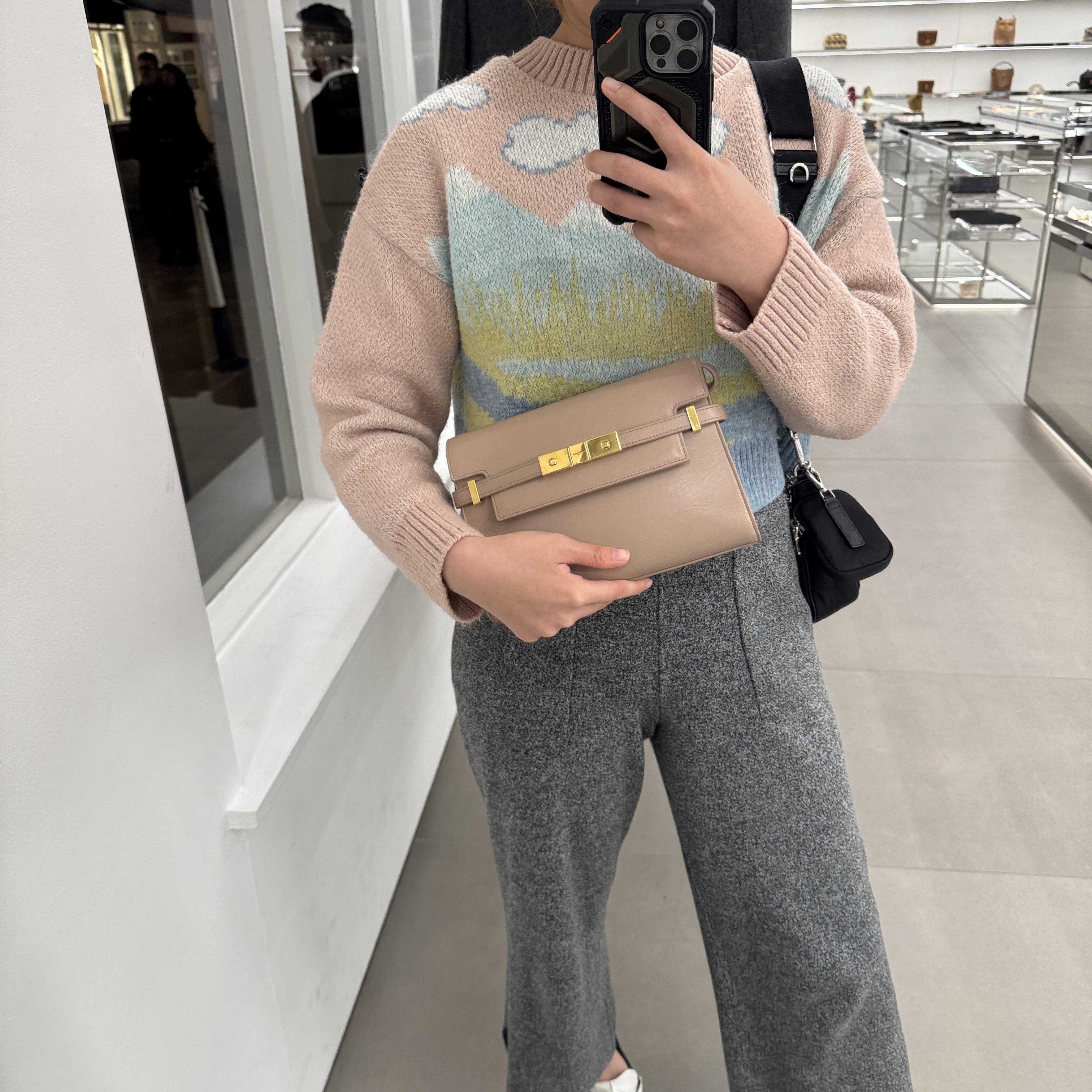 Saint Laurent YSL Manhattan Shoulder bag Taupe 575626