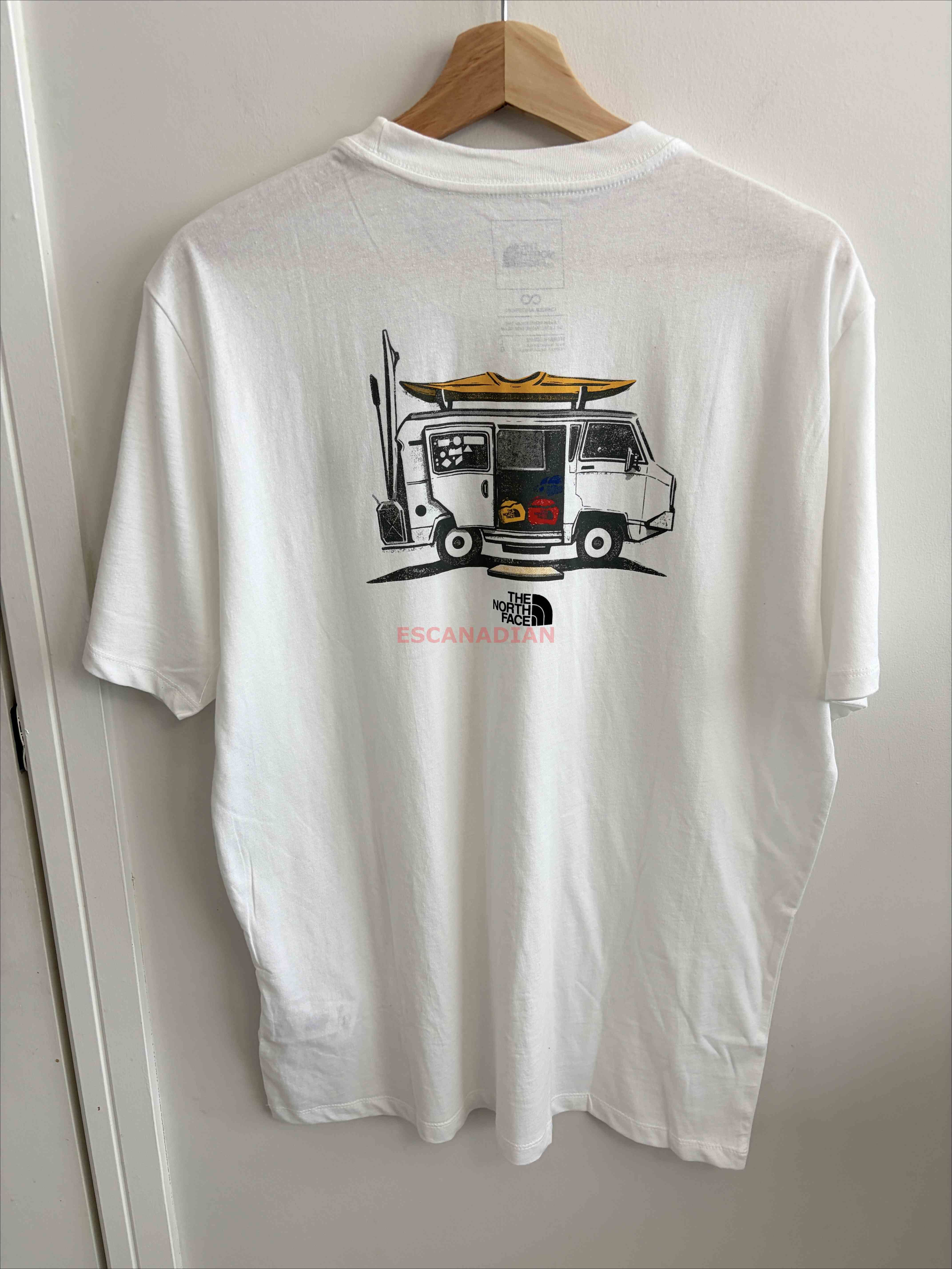 THE NORTH FACE 男大人 露營車圖案 短TEE (前小後大圖案)