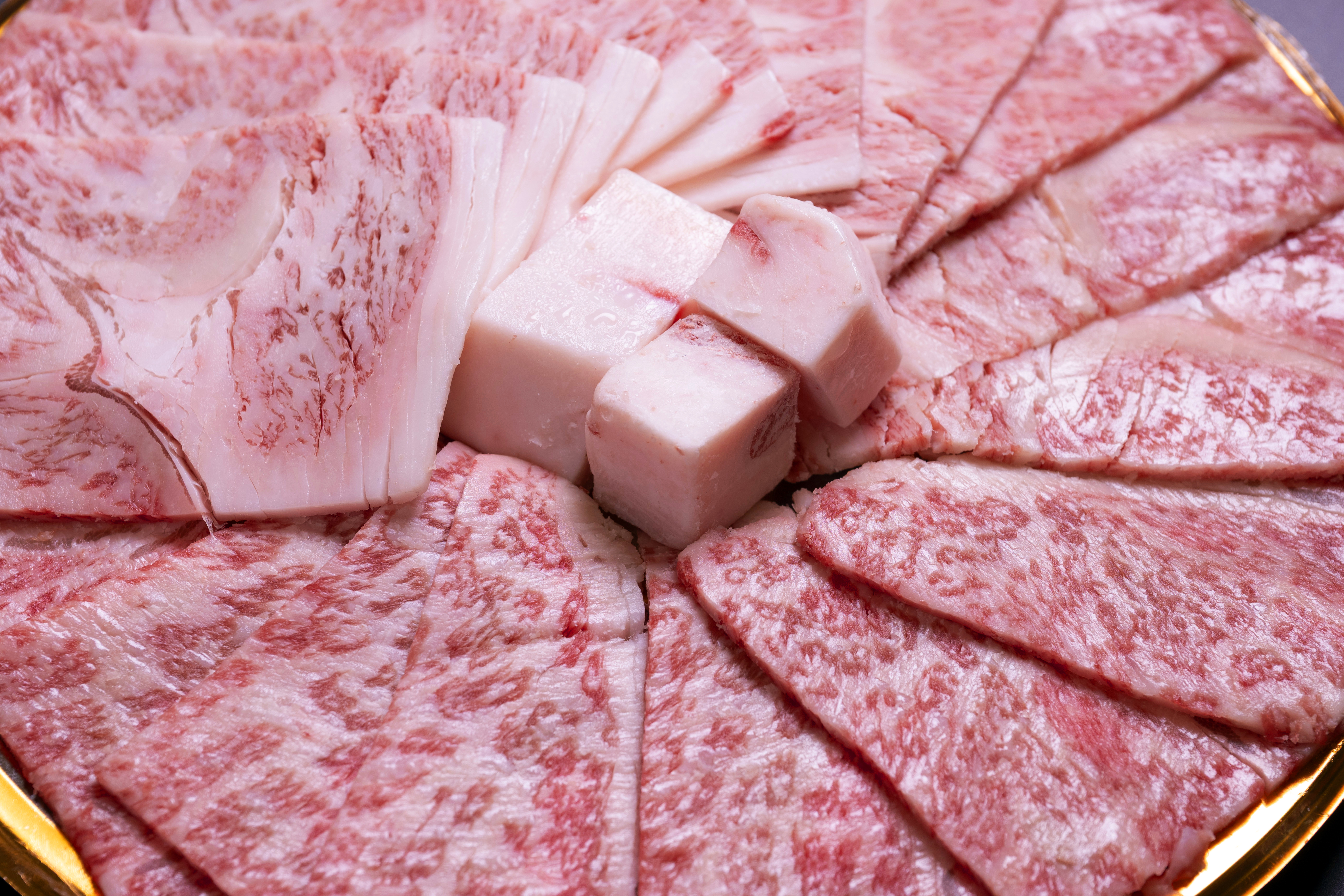 Japan Kumamoto A5 Slices (Ribeye and Sirloin) Yakiniku Platter Box 300g