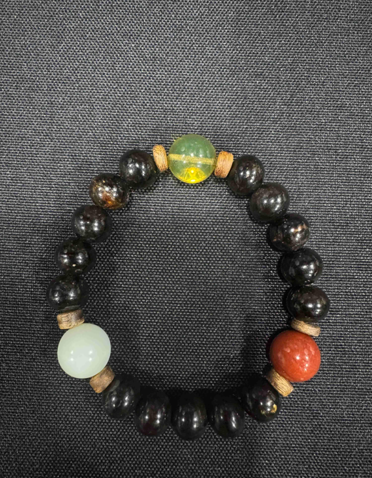 1 LZ665 AMBER OF THREE LIVES AND TEN THOUSAND THINGS ARRAY