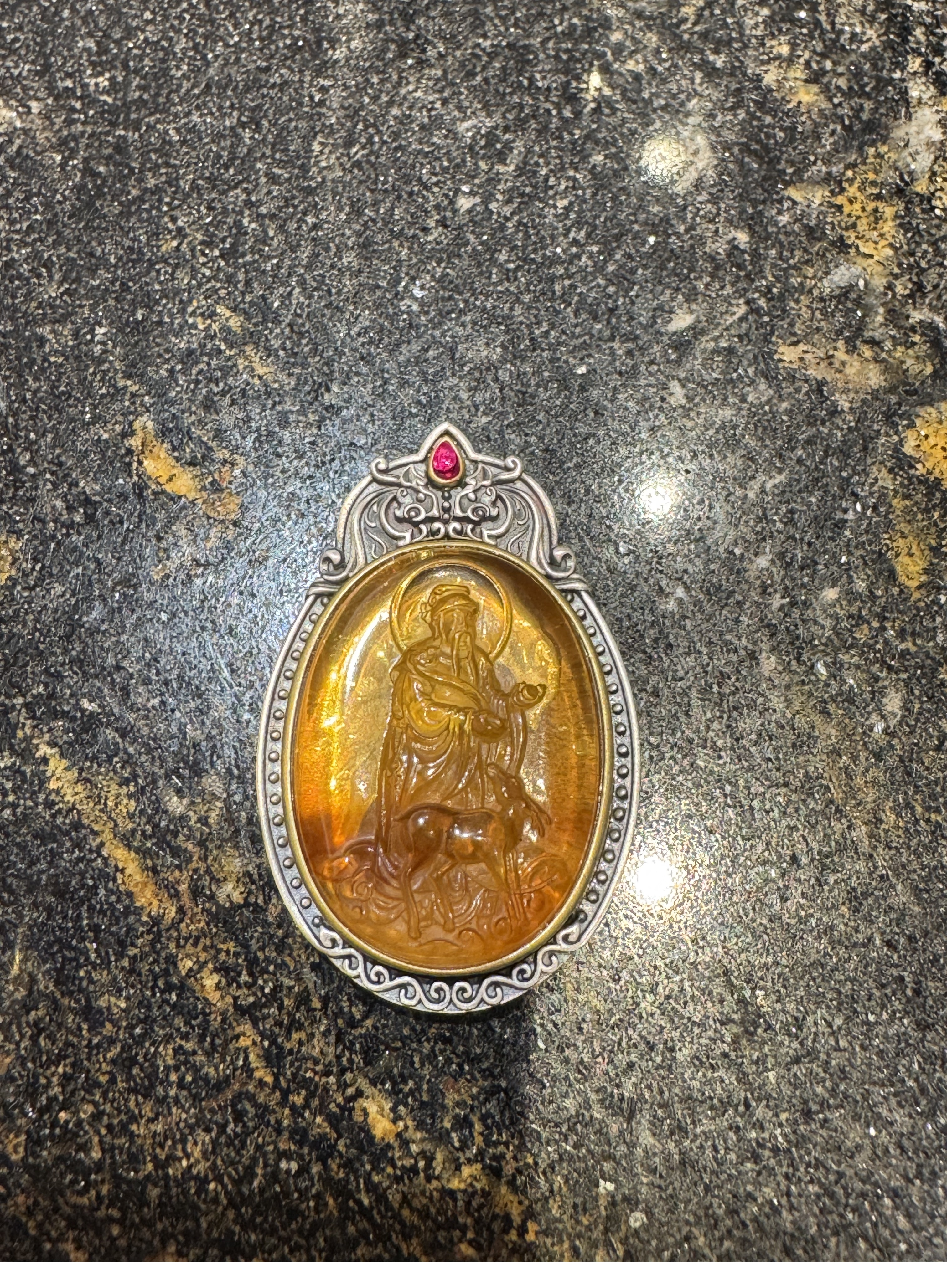 1 LZ675 TIANYI BENEFACTOR PENDANT