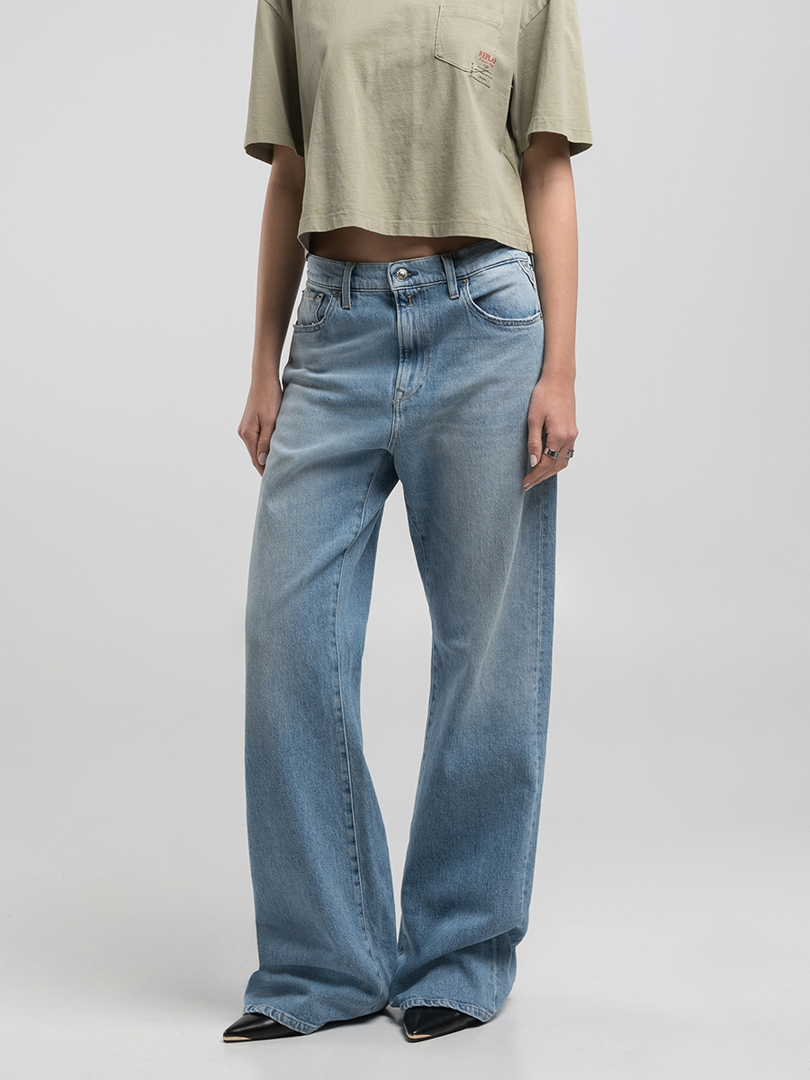 BECKA 淺藍色靴型喇叭丹寧牛仔褲