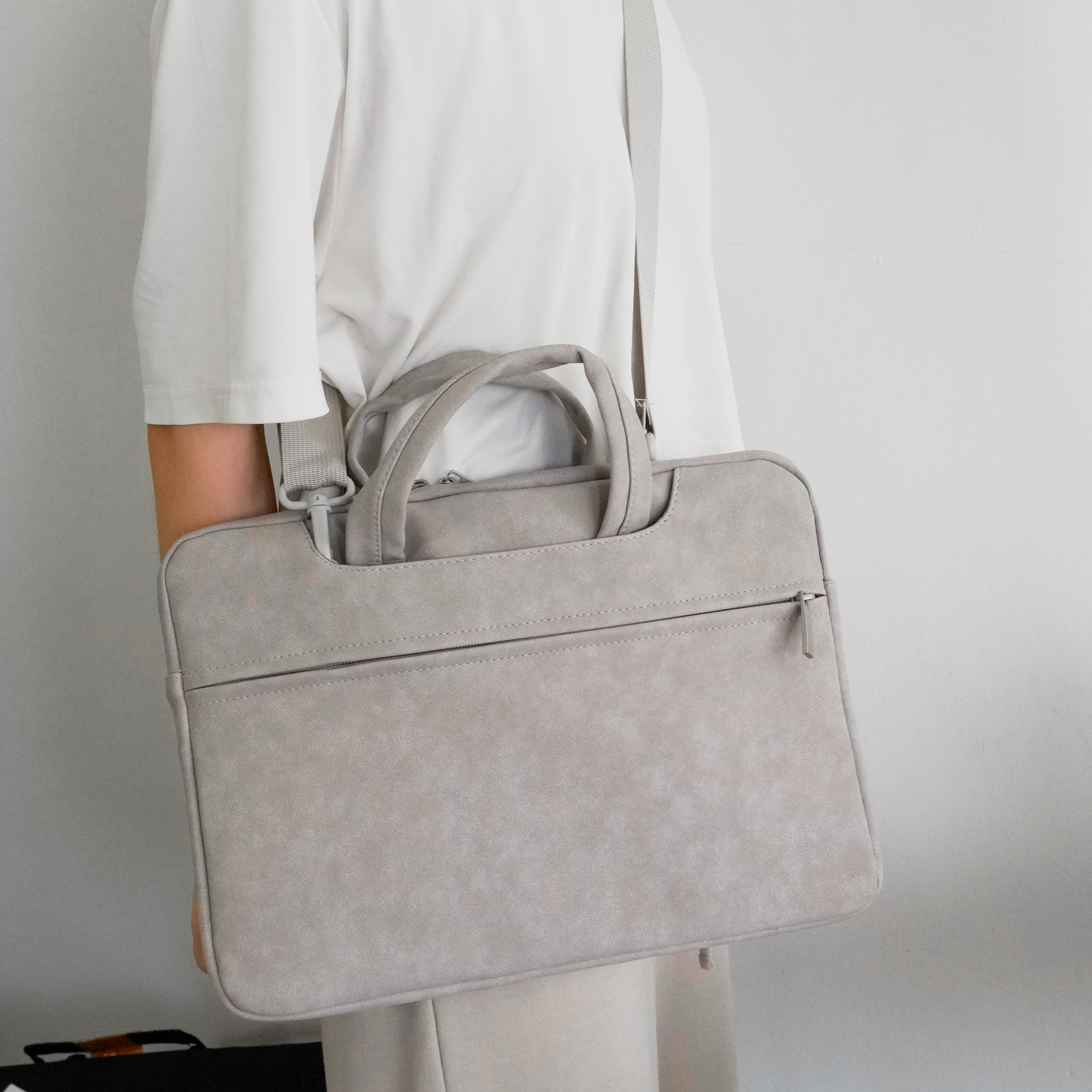 簡約耐磨皮質手提筆電包  13吋 15.6吋  兩色售