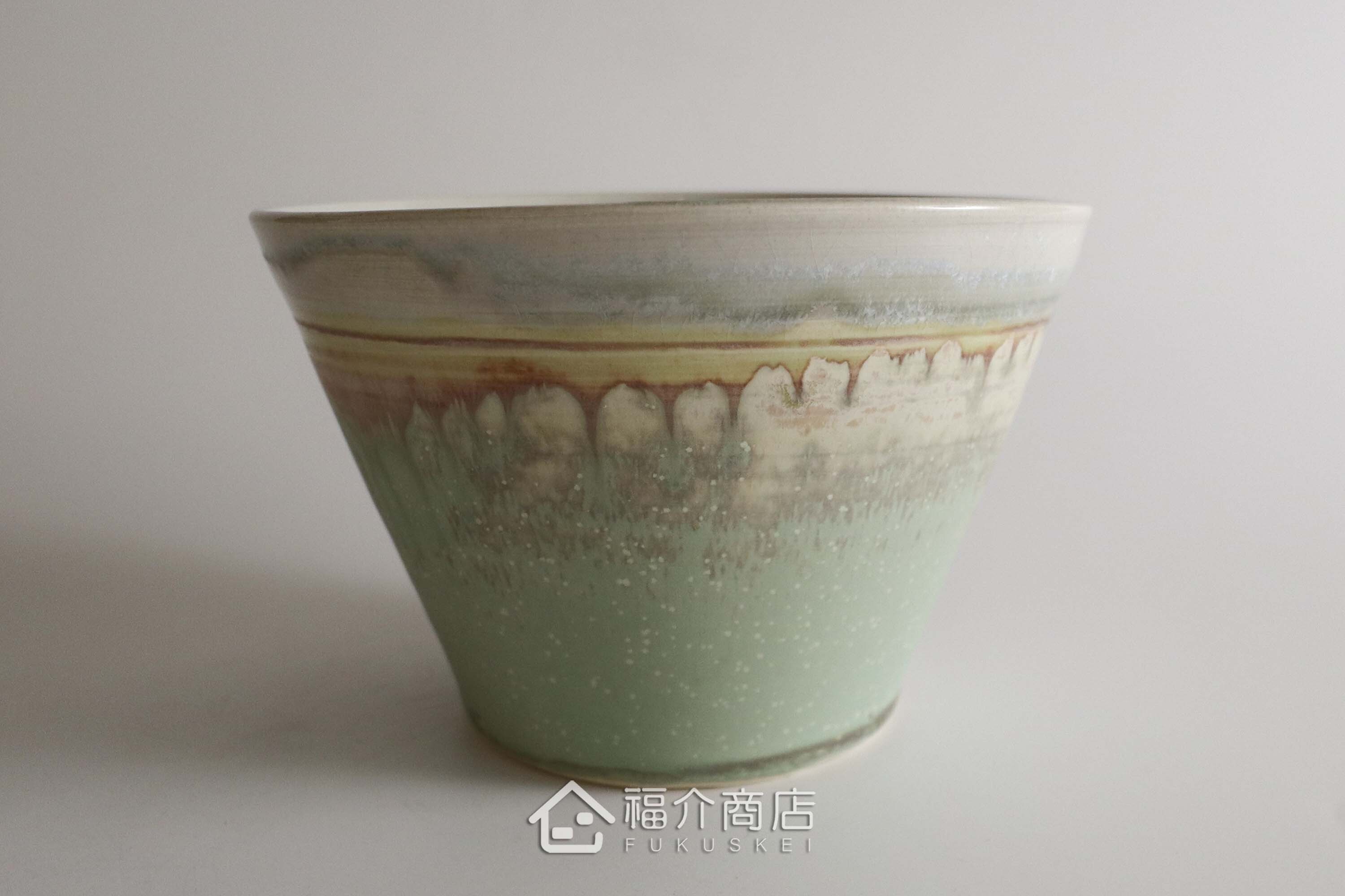 全手工拉胚以兩種釉色交疊的富士山造型的日本陶碗