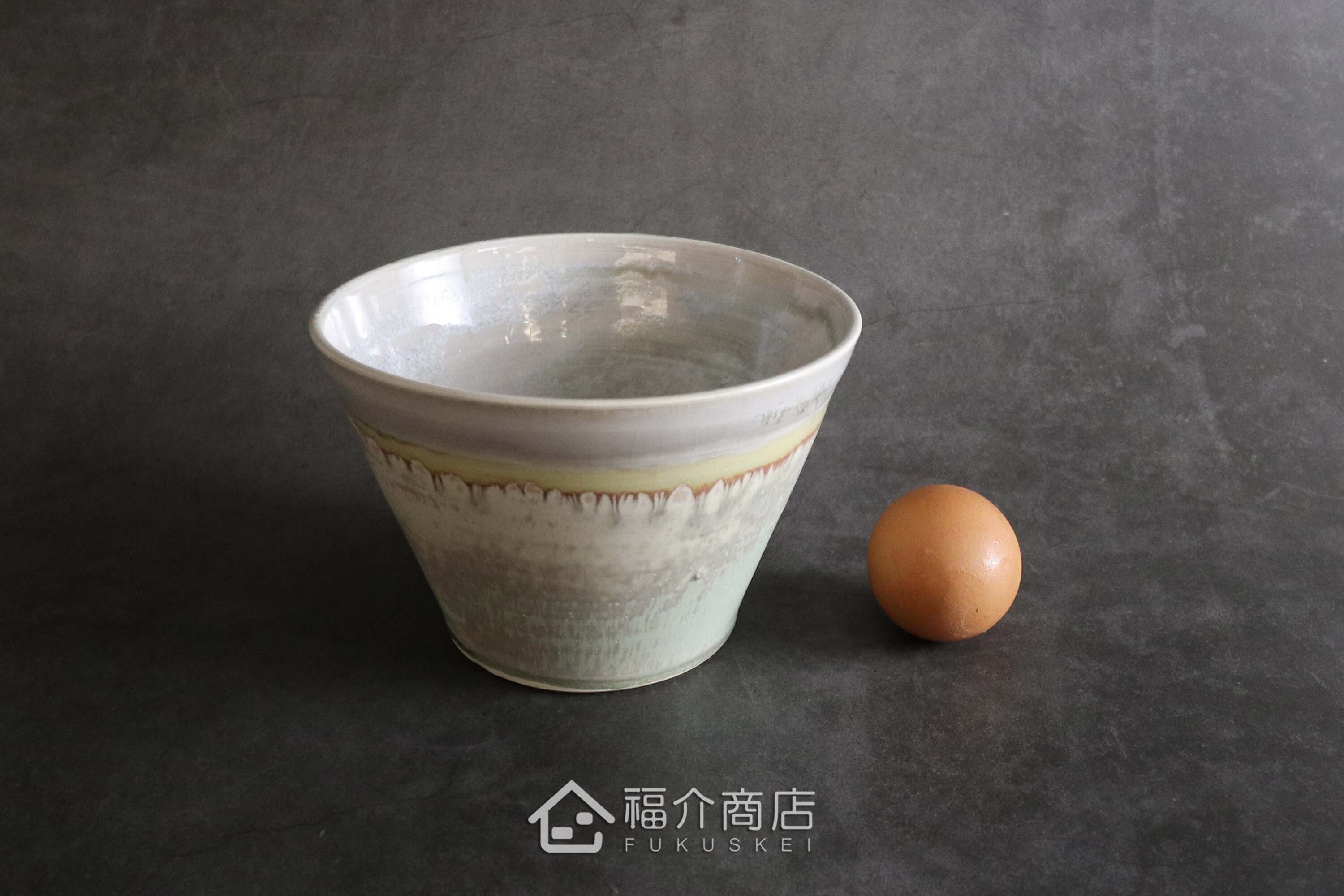 全手工拉胚以兩種釉色交疊的富士山造型的日本陶碗