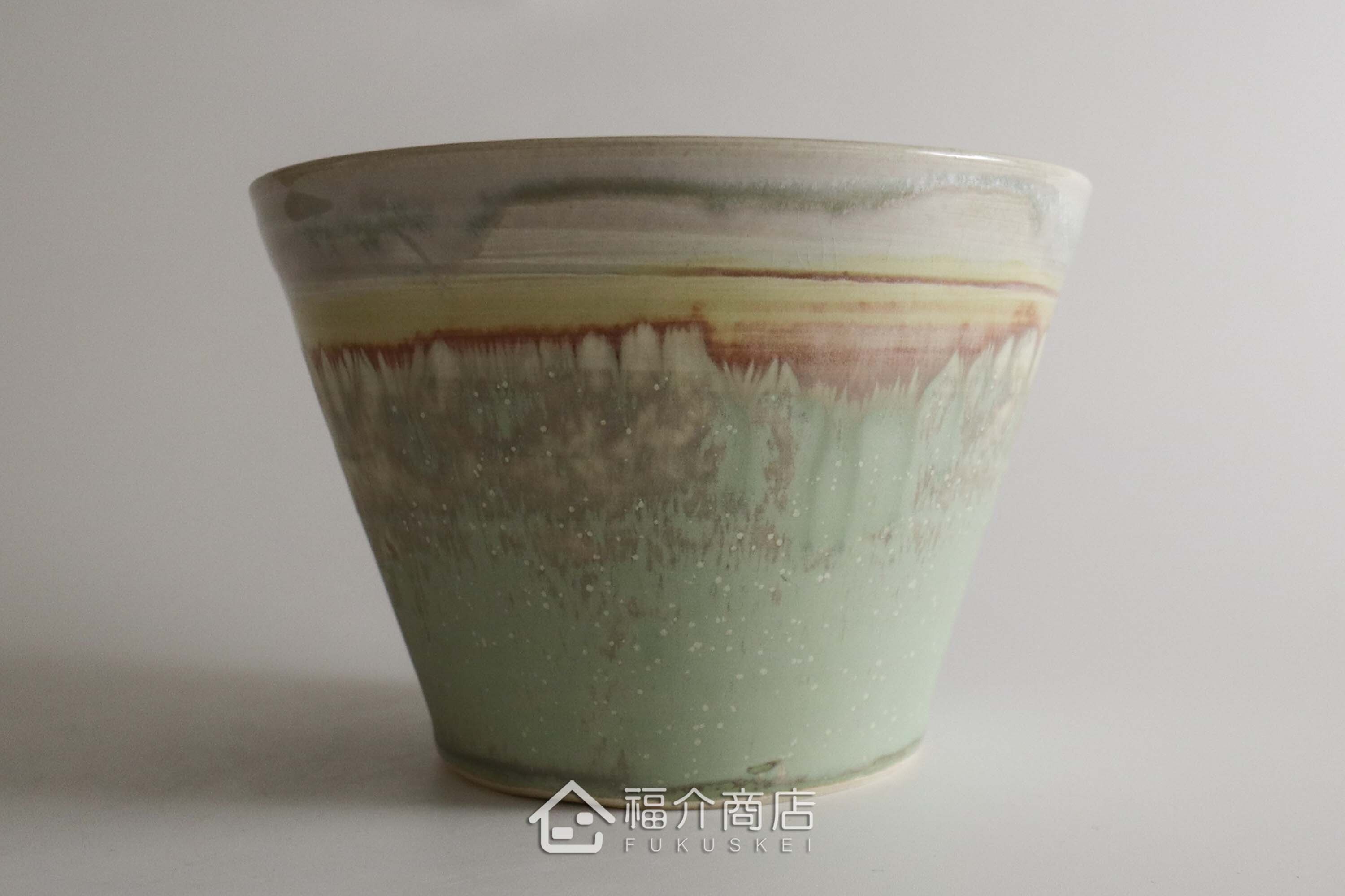 全手工拉胚以兩種釉色交疊的富士山造型的日本陶碗