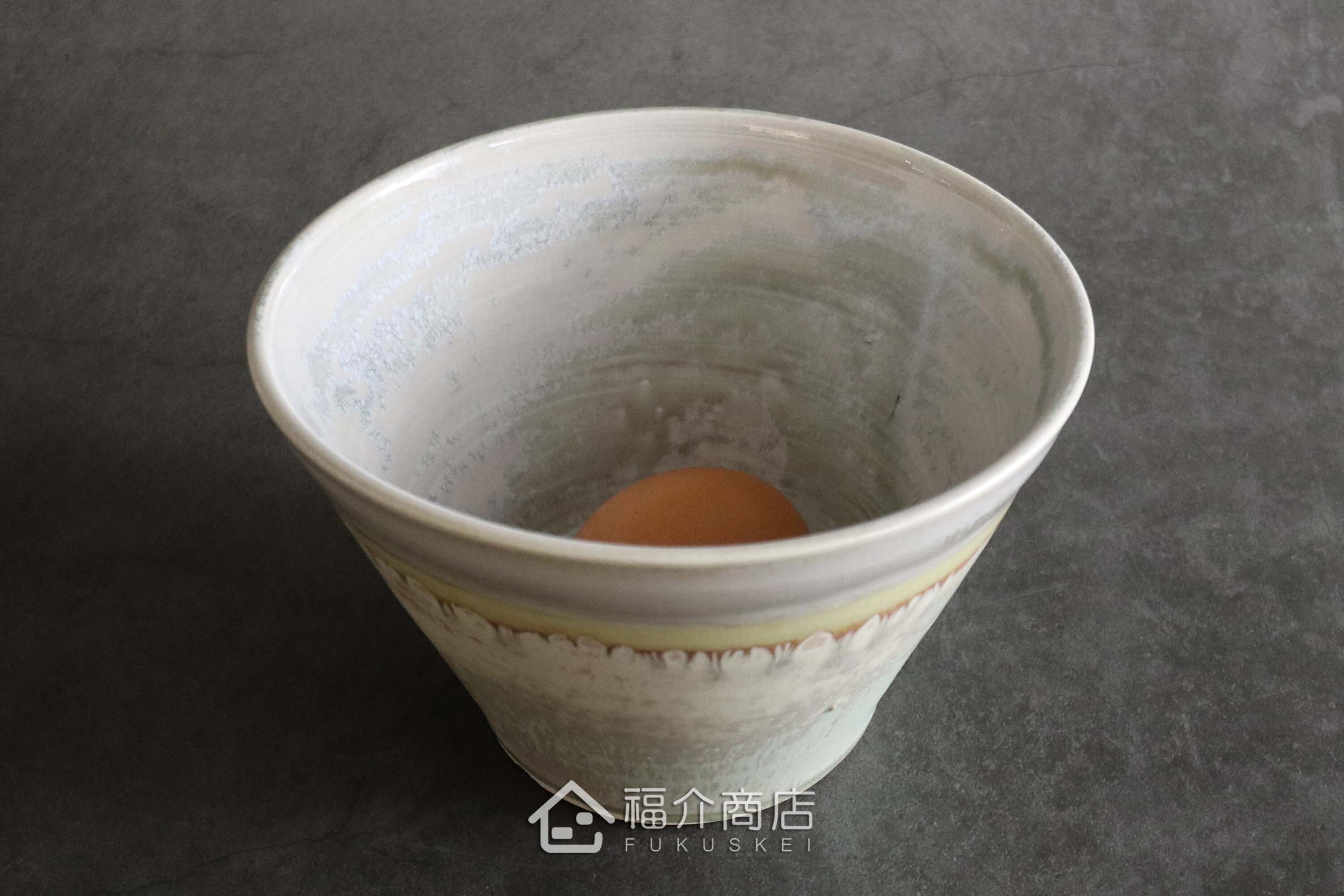 全手工拉胚以兩種釉色交疊的富士山造型的日本陶碗