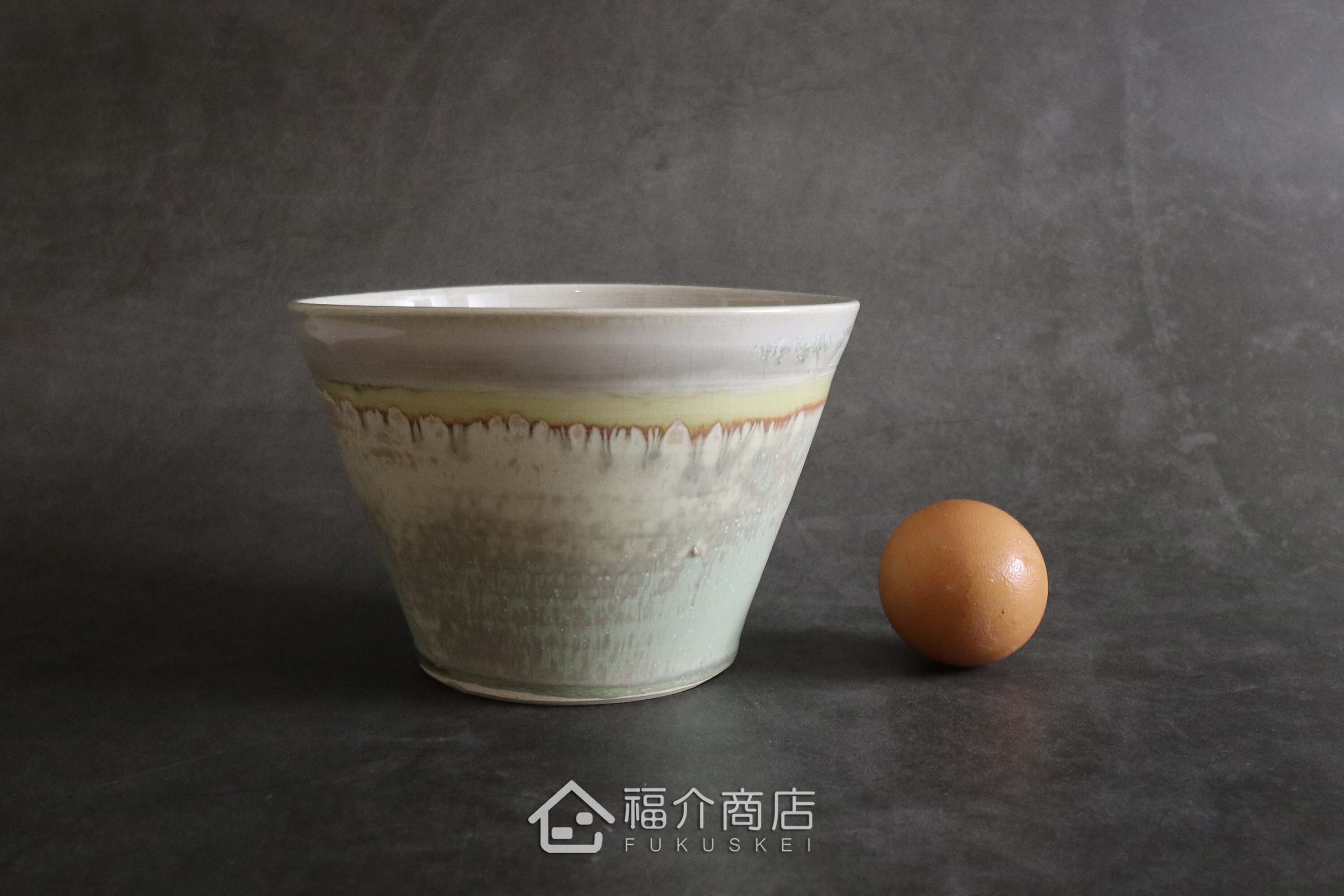 全手工拉胚以兩種釉色交疊的富士山造型的日本陶碗