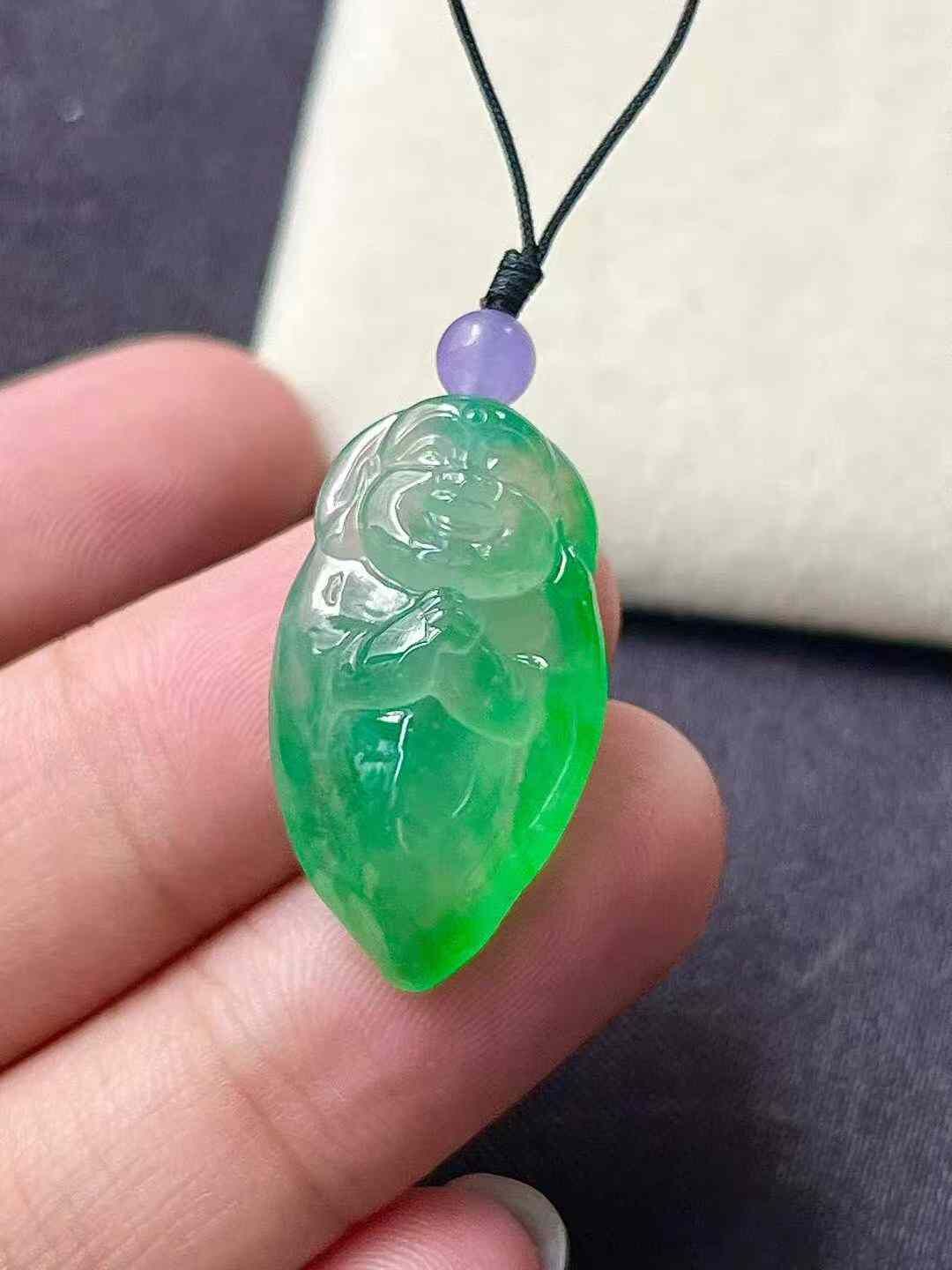 107360 翡翠逍遙佛